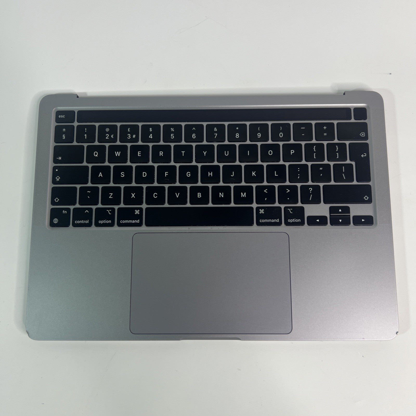 Apple MacBook Pro 13” A2338 Palmrest / Top Case – EMC 3578 – Grade C