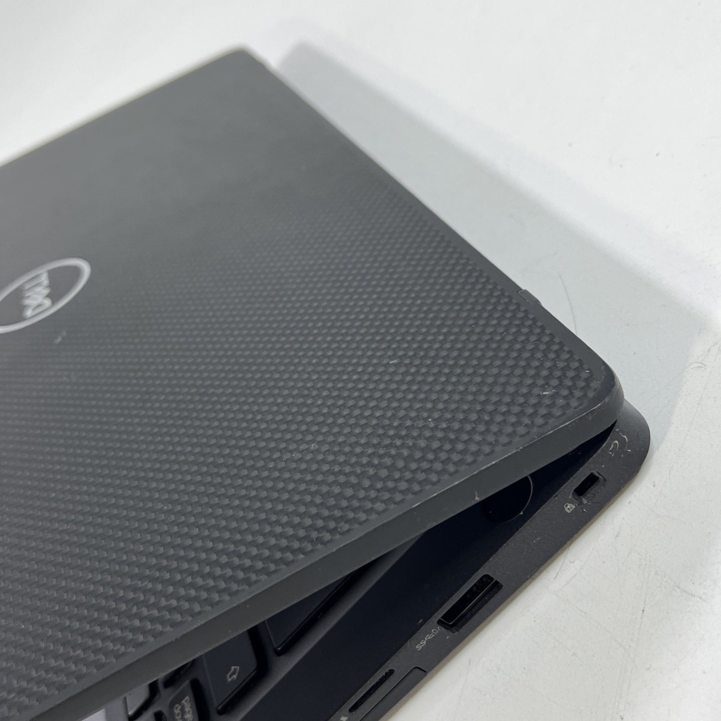 Dell Latitude 7400 14’’ Laptop Core i7-8665U 16GB RAM 256GB SSD Windows 11