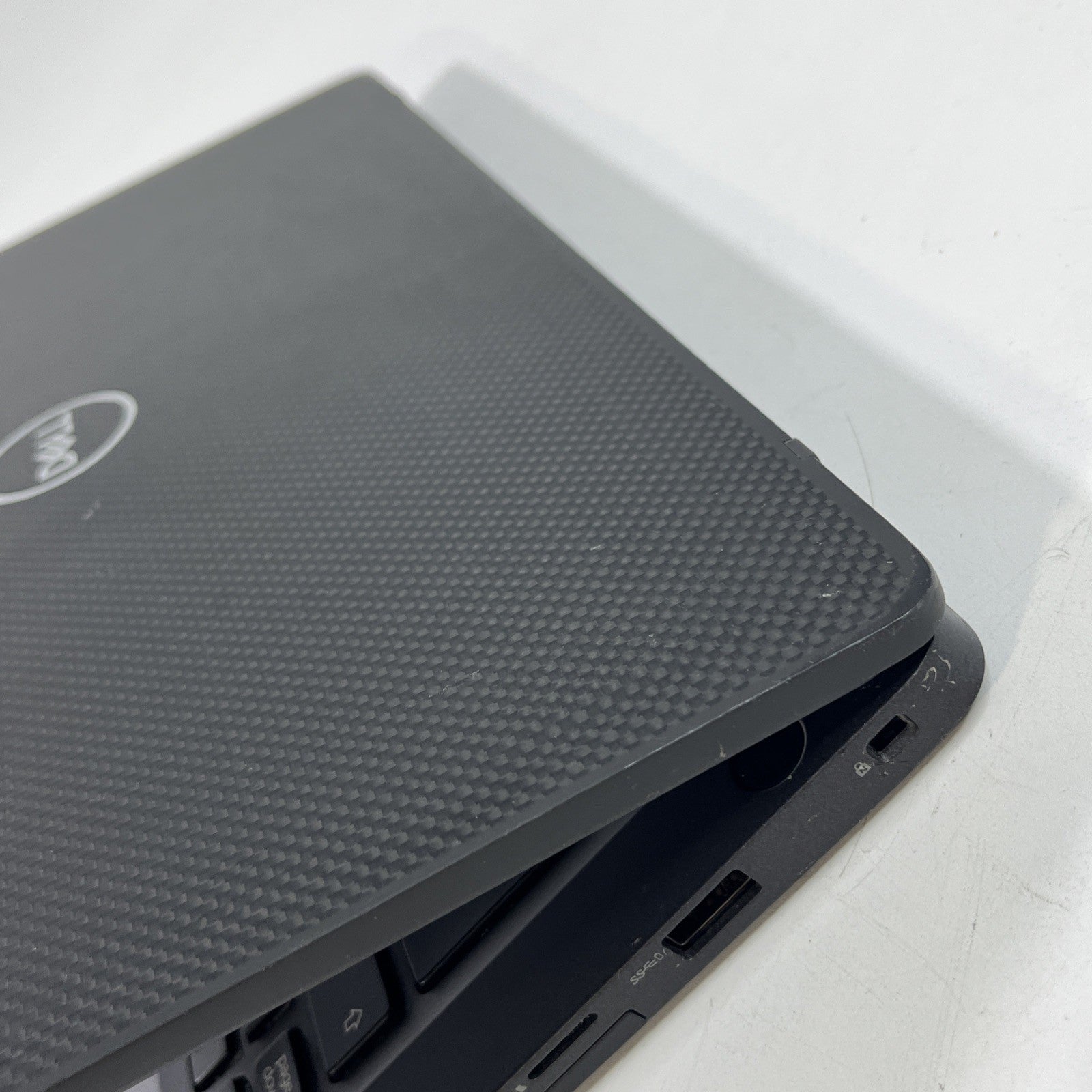 Dell Latitude 7400 14’’ Laptop Core i7-8665U 16GB RAM 256GB SSD Windows 11