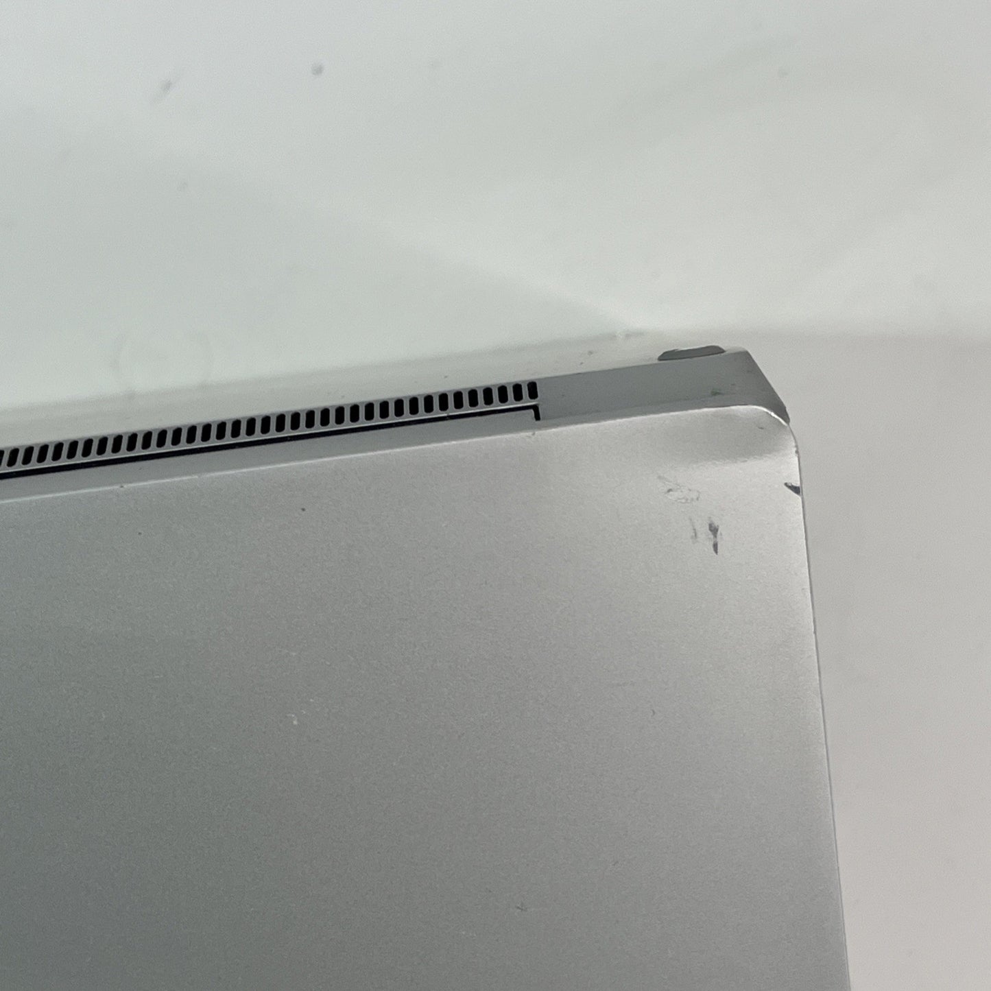 Microsoft Surface Laptop 2 – i5-8350U | 8GB RAM | 128GB SSD | 13.5” | Windows 11