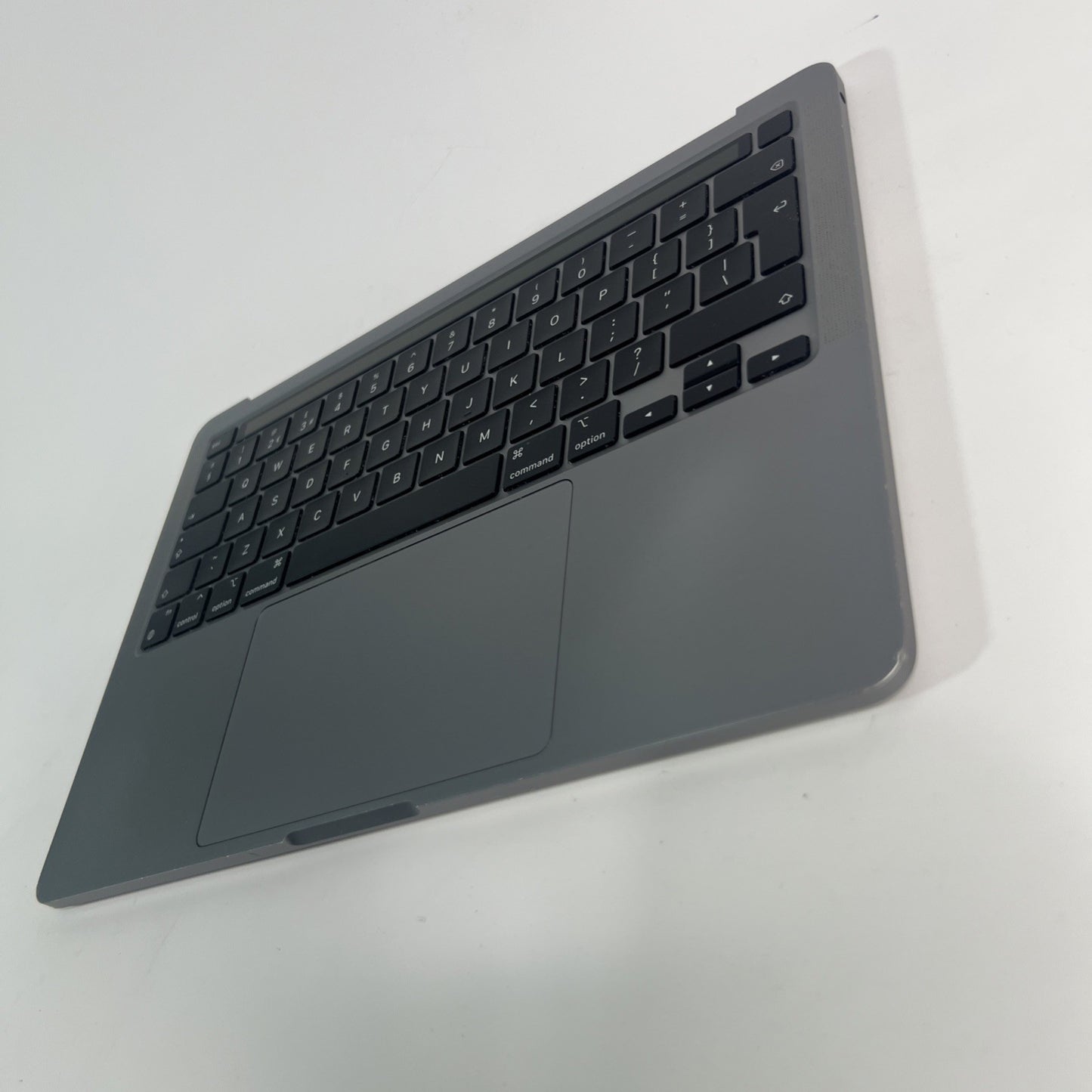Apple MacBook Pro 13” A2338 Palmrest / Top Case – EMC 3578 – Grade C