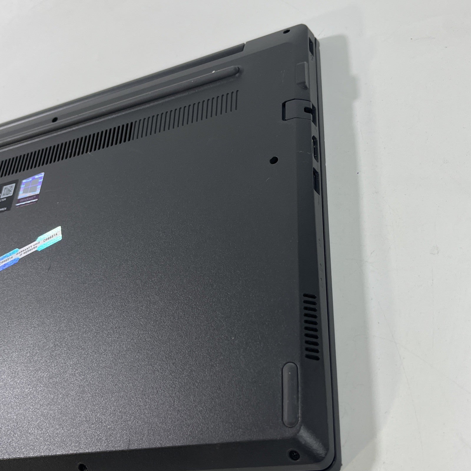 Lenovo V130-14IKB | i5-7200U | 8GB RAM | 256GB SSD | 14” FHD | Win 11