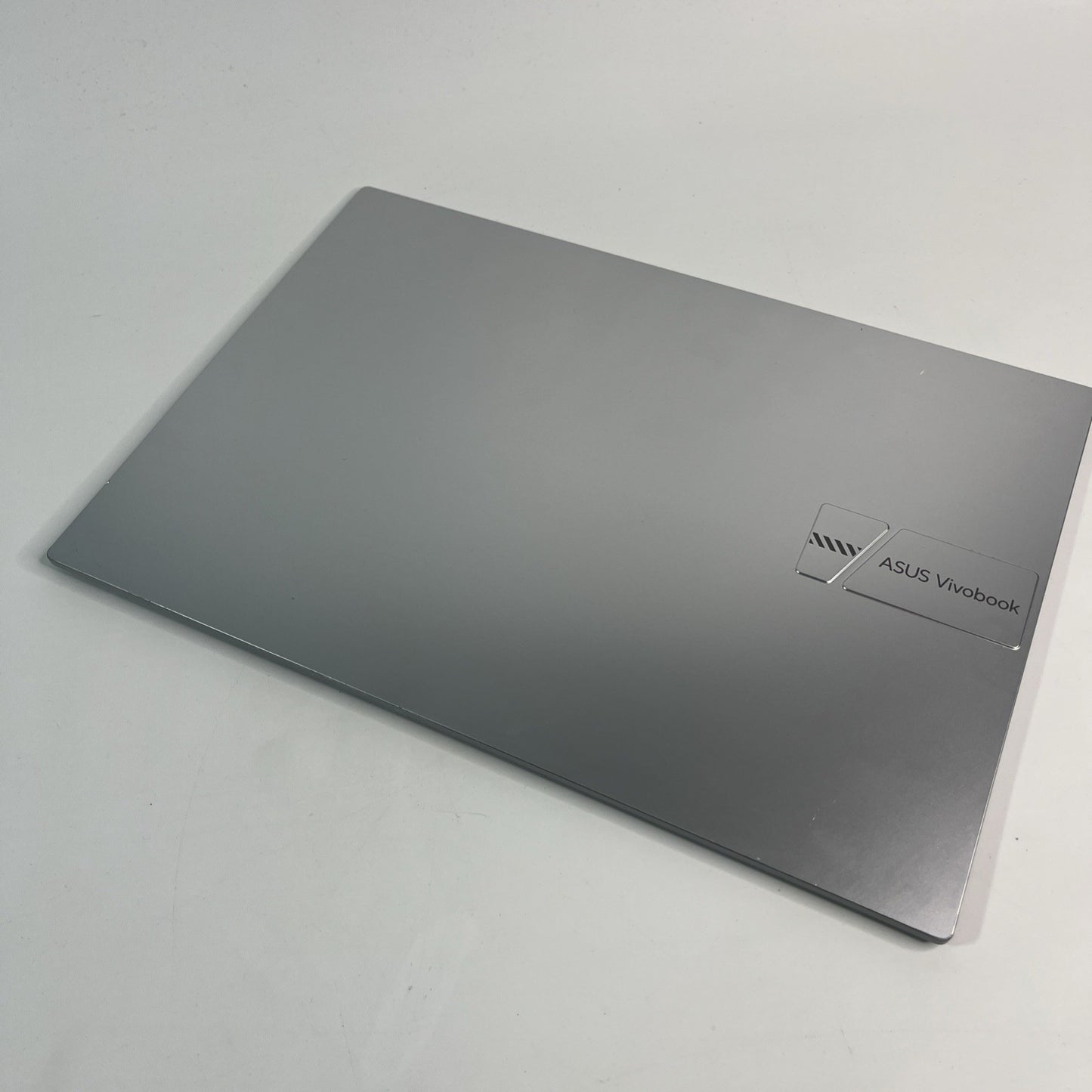 Genuine Silver ASUs vivobook 16 m1605ya  Top Lid 13N-GAA0811