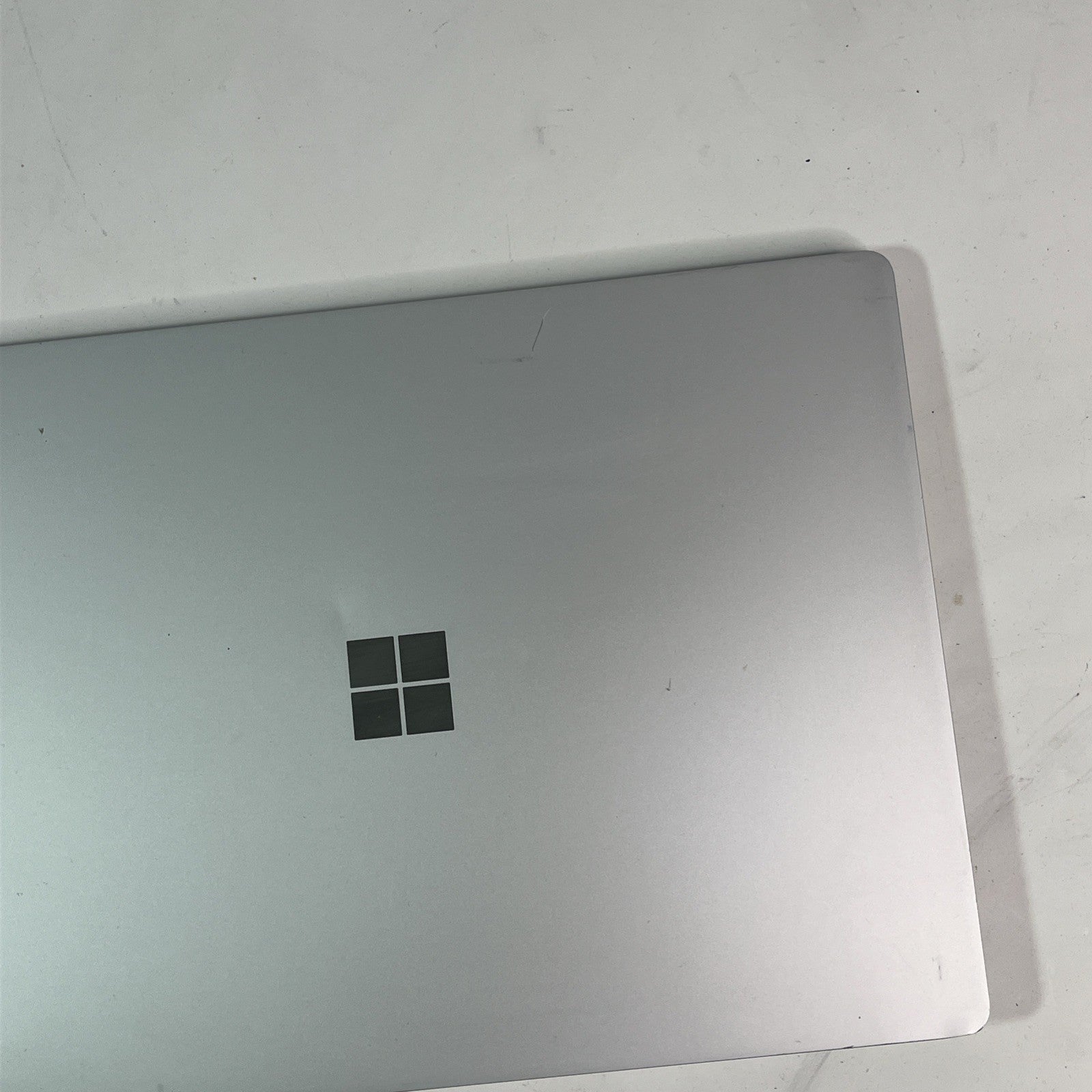 Microsoft Surface Laptop 2 – i5-8350U | 8GB RAM | 128GB SSD | 13.5” | Windows 11