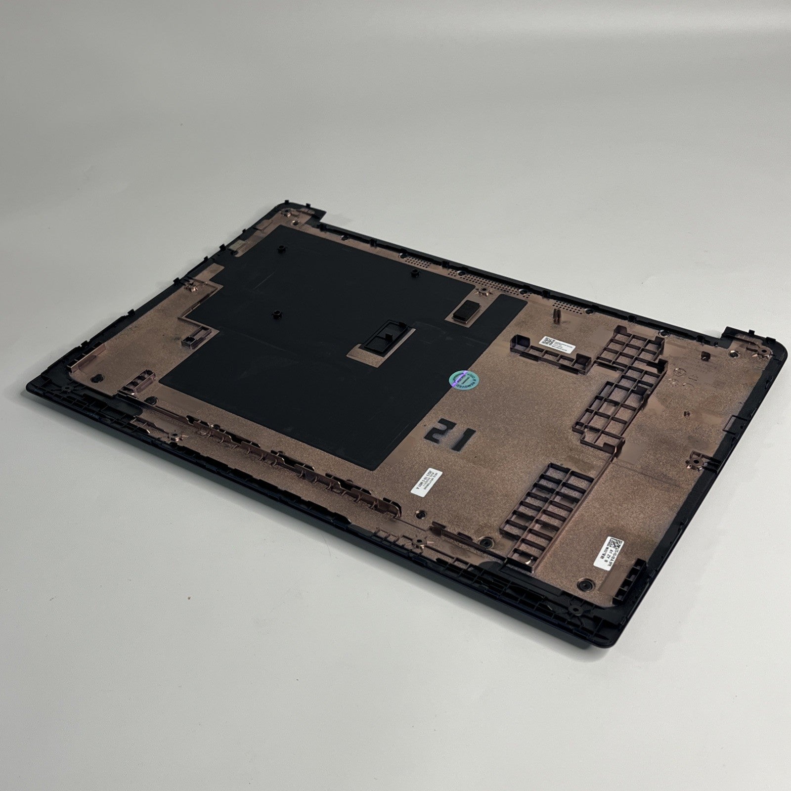 Lenovo IP Slim 3 Chrome 14M868 Bottom Cover 5CB1L30389 HQ2073136V000 Grade B