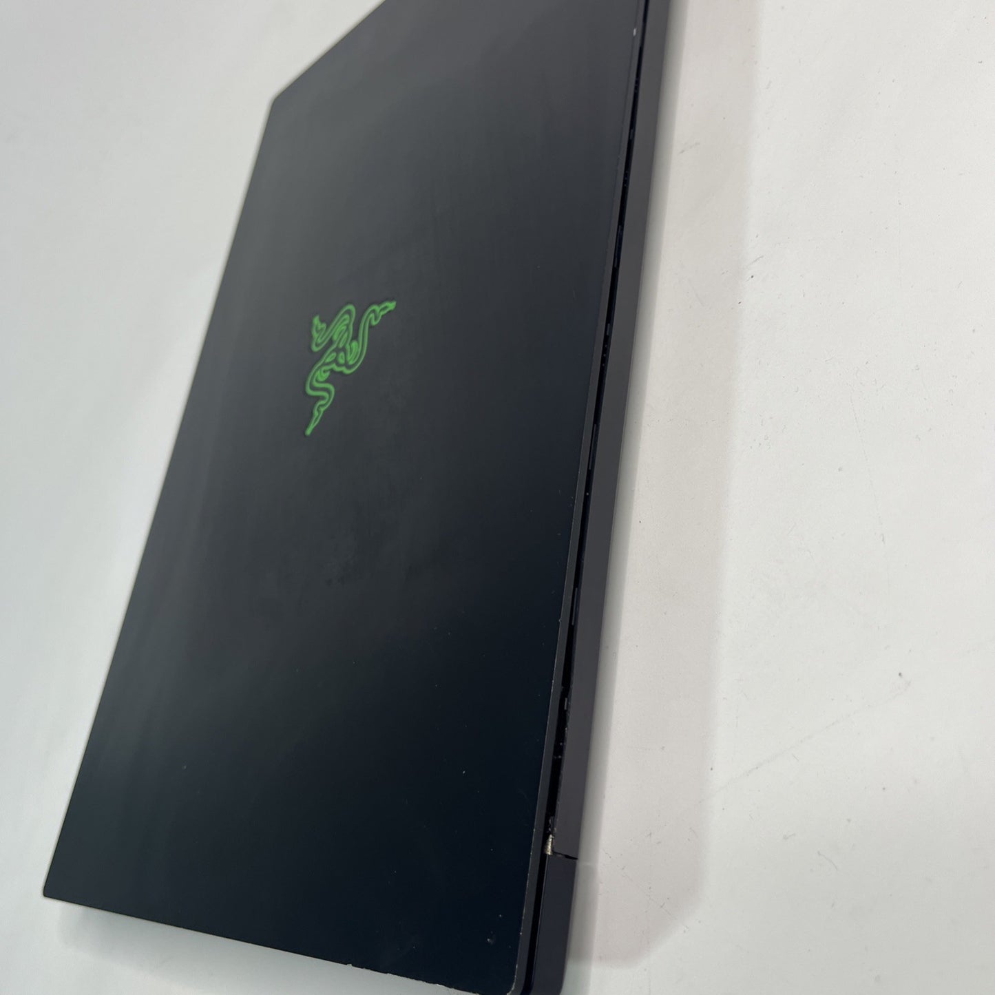 Razer Blade 15 RZ09-0328 I7-10th GEN RTX 2060 16 GB RAM 512GB SSD GOOD BATTERY