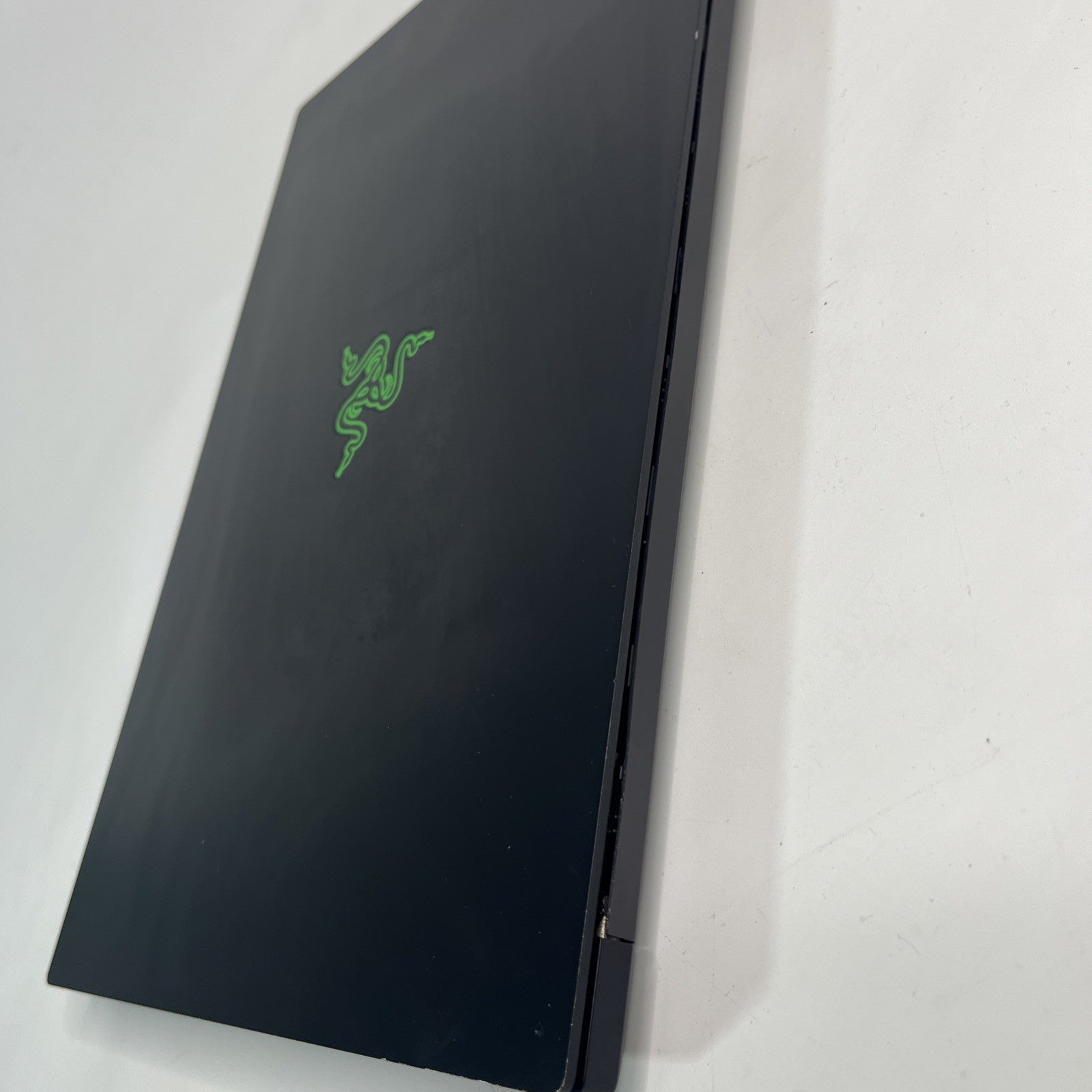 Razer Blade 15 RZ09-0328 I7-10th GEN RTX 2060 16 GB RAM 512GB SSD GOOD BATTERY
