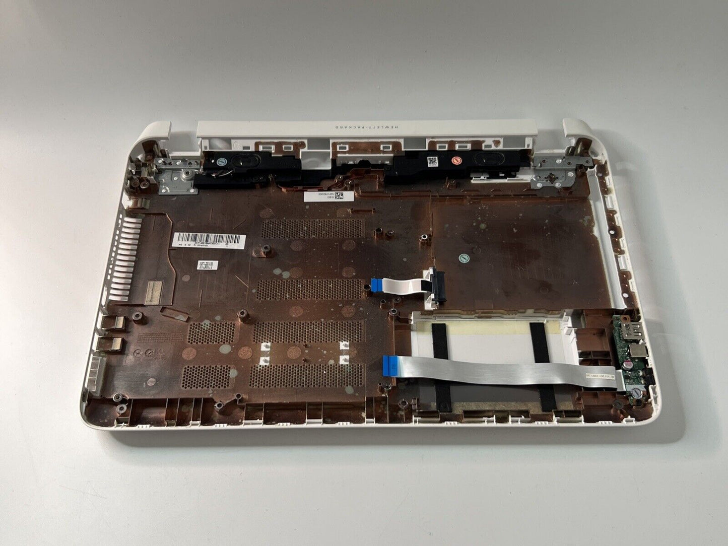 HP PAVILION 15-P 15-P078SA BOTTOM BASE COVER WHITE SPEAKERS USB BOARD