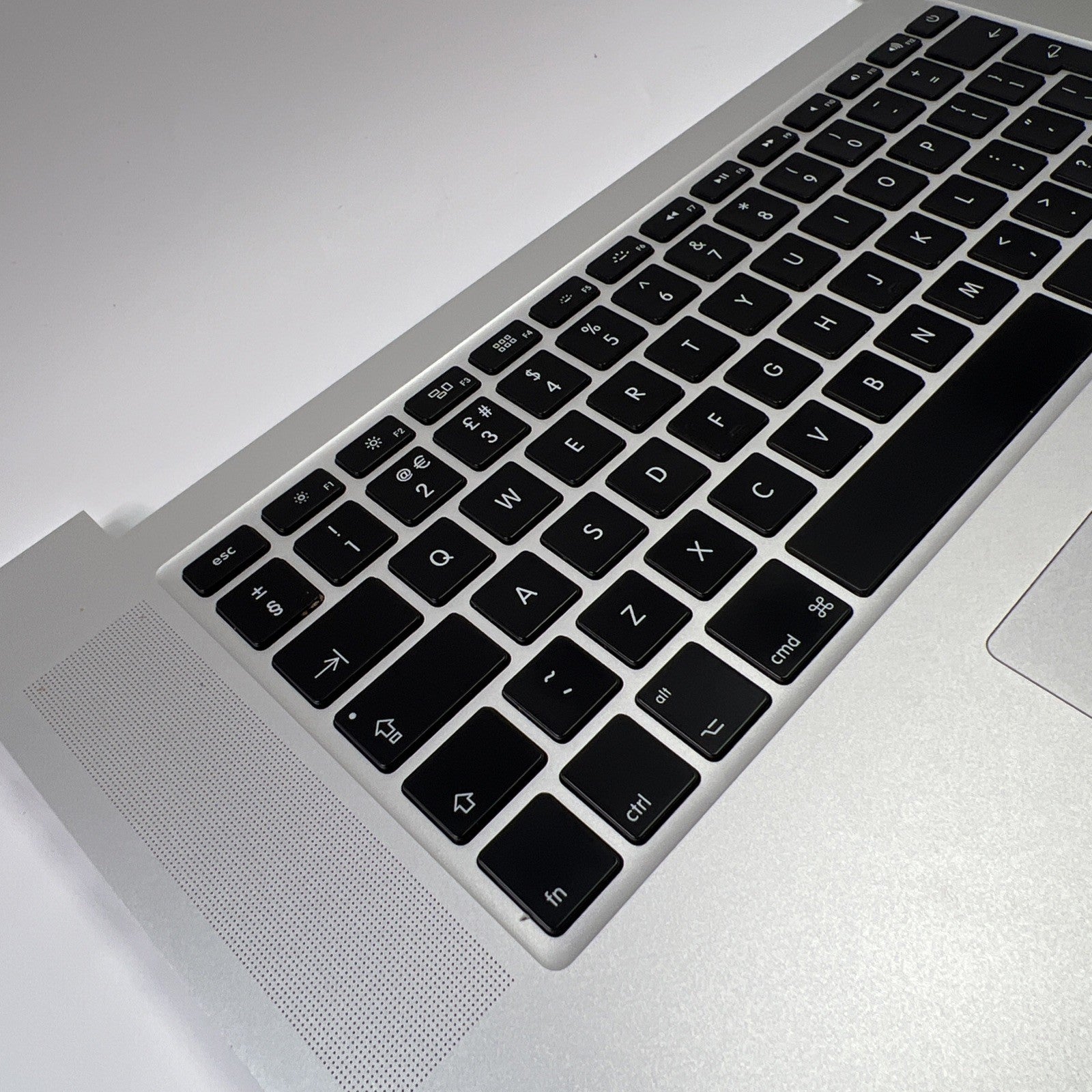 Macbook Pro Retina A1398 15" Mid 2015 Palmrest UK Keyboard Touchpad Silver