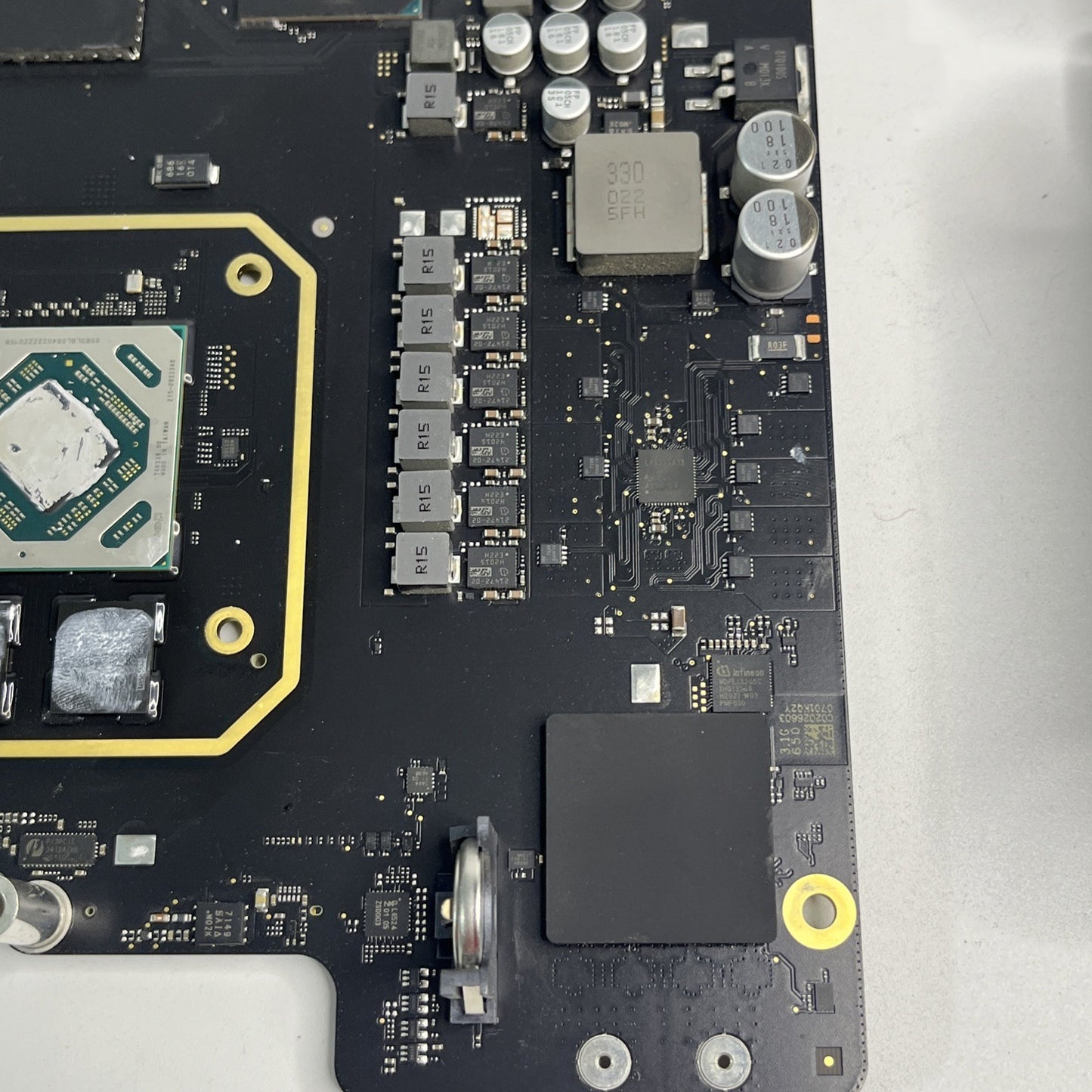 Apple iMac 27” Retina 5K Logic Board 2020A2115 EMC 3442 And Heatsink. No CPU.