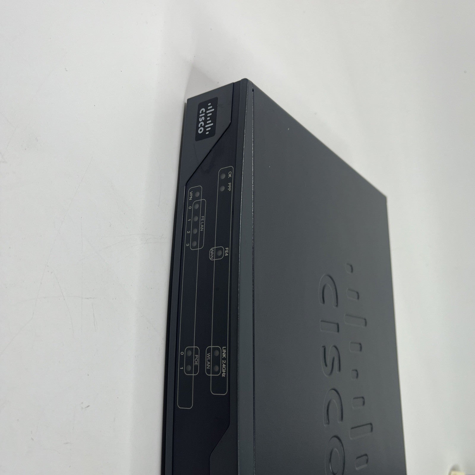 CISCO 881 Router IP Services Ethernet 800 Series
