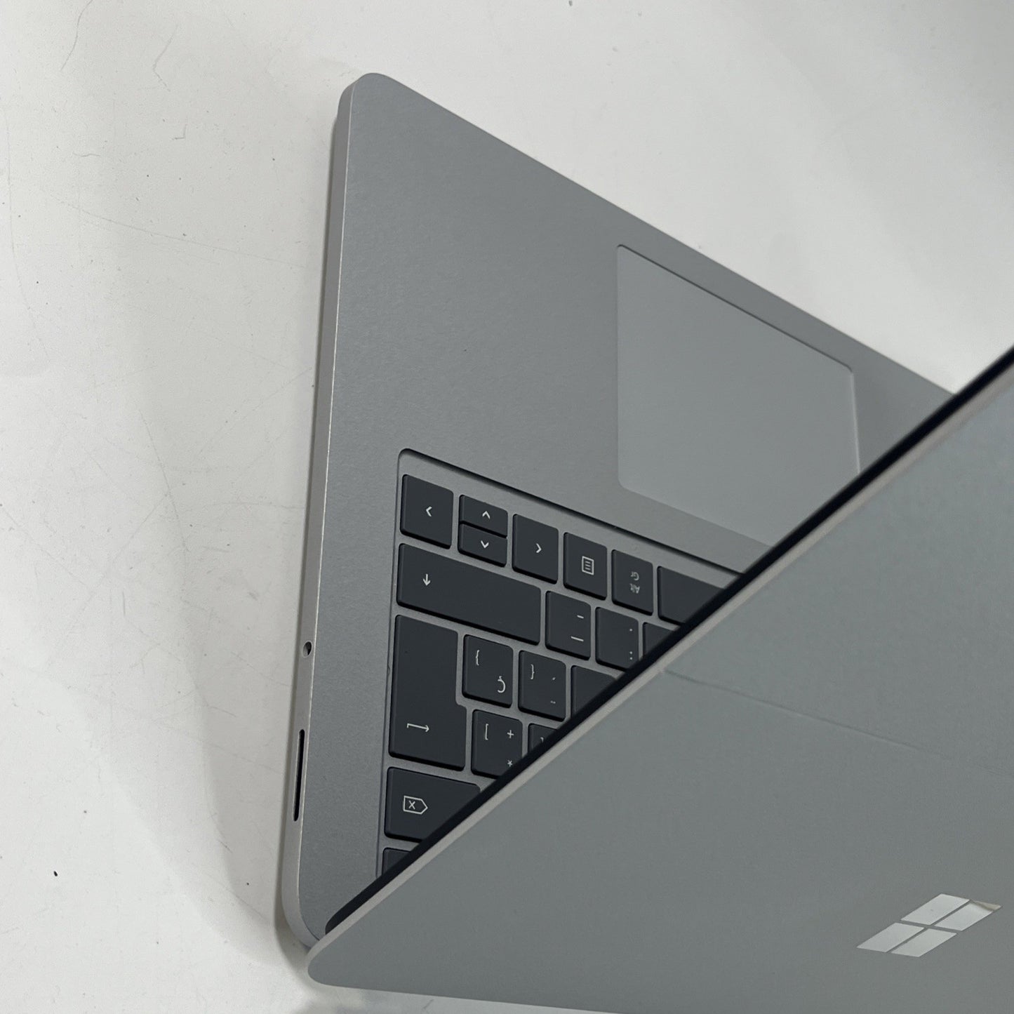 Microsoft Surface Laptop 14.4" Inte i5-11300H 16GB RAM 512GB SSD Windows 11