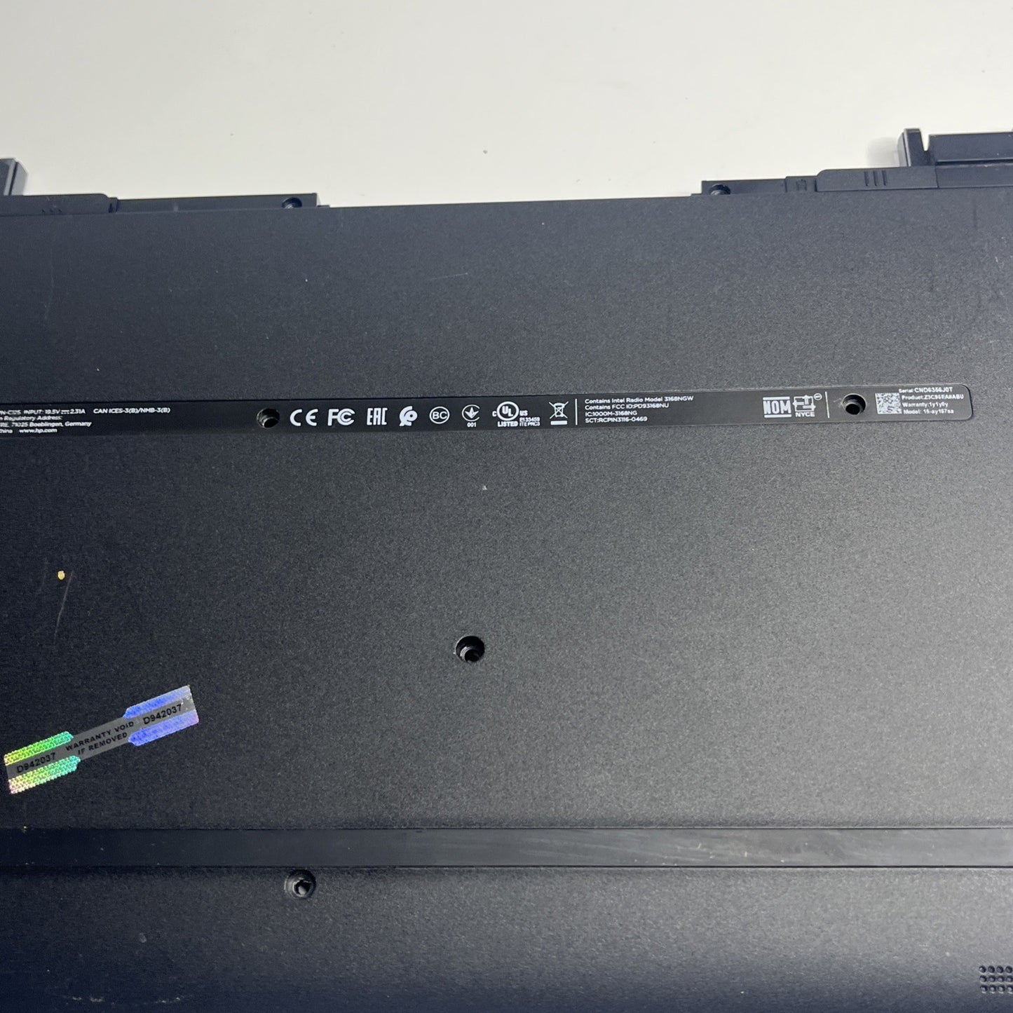 Genuine Black Hp Notebooks 15-AY167SA Bottom Base Cover Case AP1EM000600