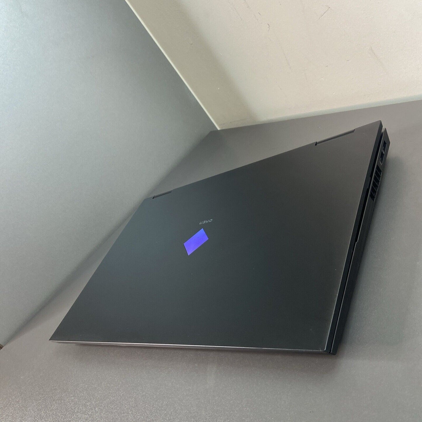 HP Omen 17-ck1502na Core i7-12700H 16GB 512GB SSd RTX 3060 17.3” Gaming Laptop