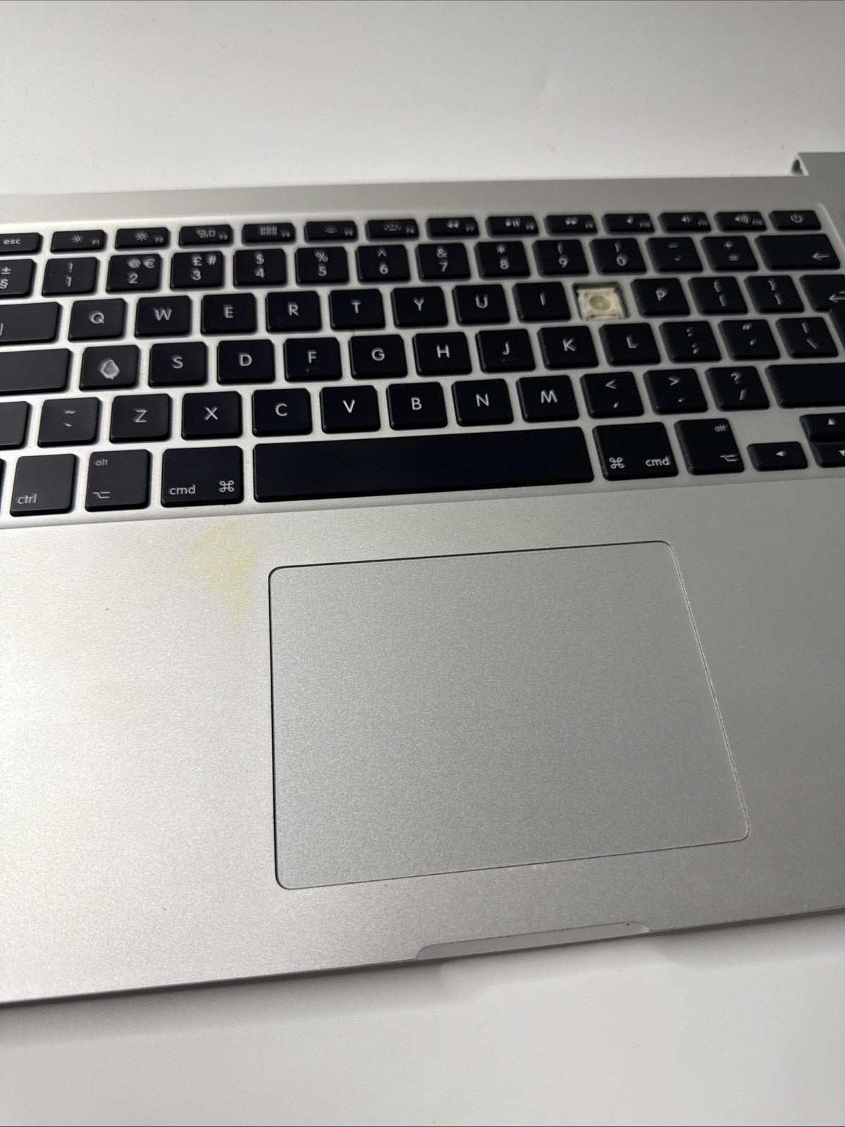 MacBook Pro A1398 15 Late 2013 Palmrest UK Keyboard Battery (key Missing)
