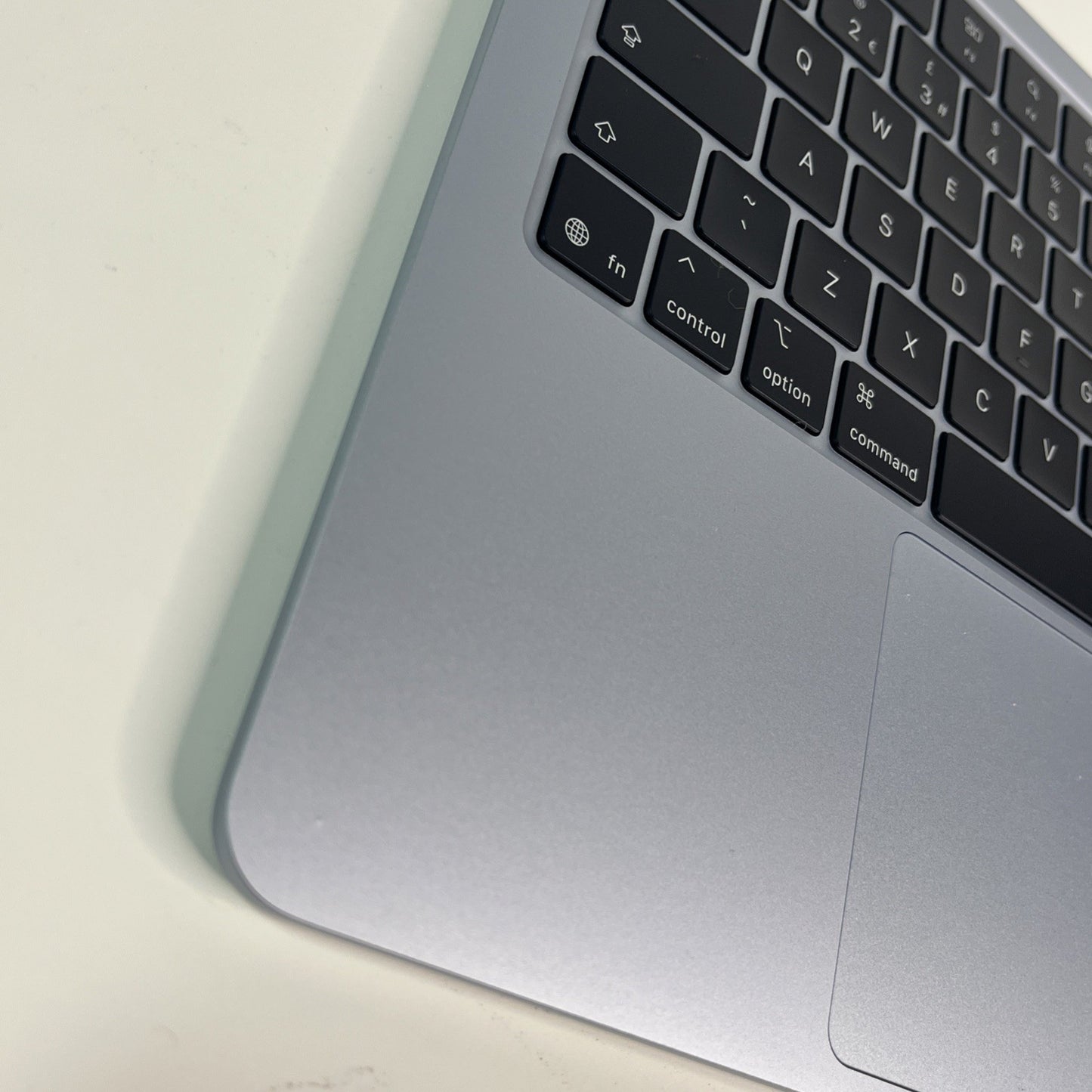 Genuine Apple MacBook Air 13" M4 A3240 Complete Palmrest  Cover  Blue 2025