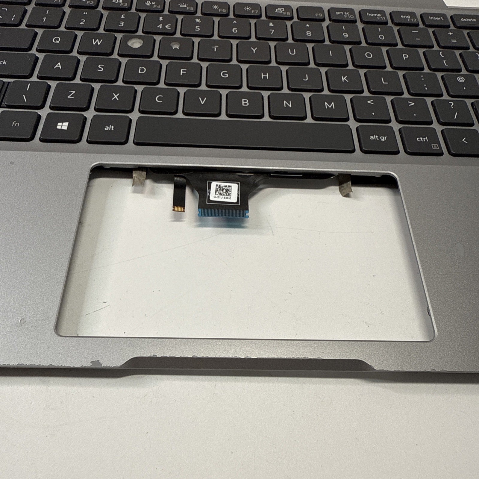 Genuine Dell Latitude 5320 Palmrest & UK Keyboard Silver 0VJ41Y (Paint Chipping)