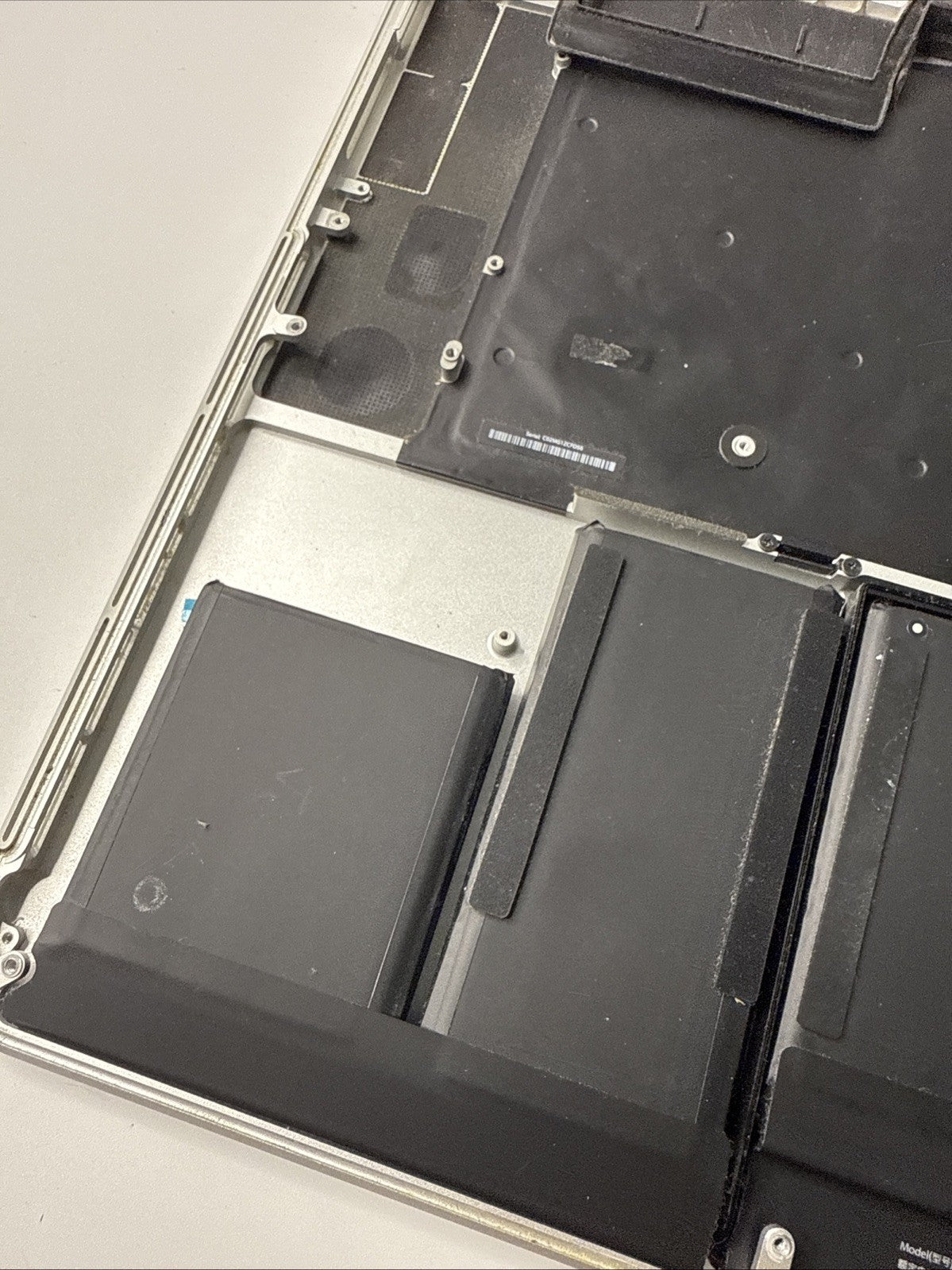 MacBook Pro A1398 15 Late 2013 Palmrest UK Keyboard Battery (key Missing)