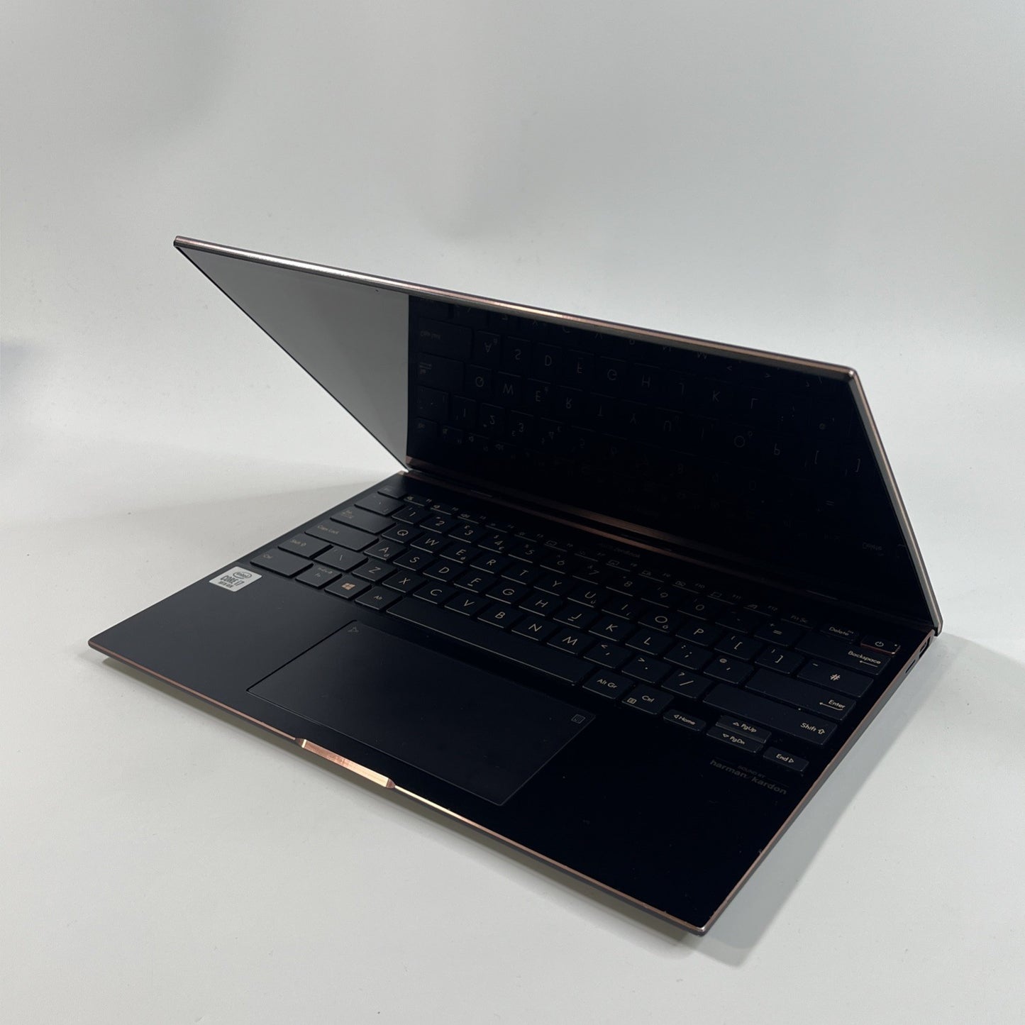 ASUS ZenBook UX393JA 13.3”Core I7-1065G7 16GB RAM 512 GB SSD Windows 11.#G C