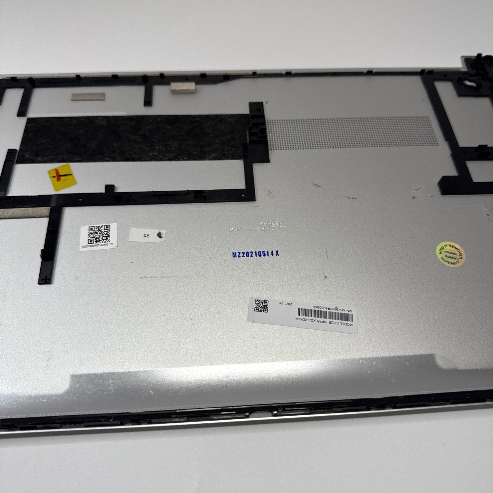 Samsung Galaxy Book NP750XDA NP755XDA Bottom Base Case Cover Silver