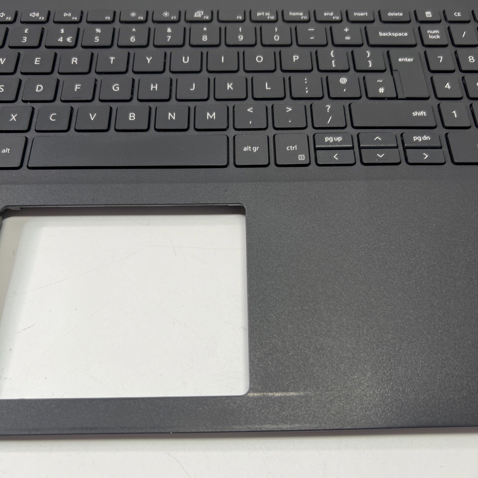 Genuine Dell Inspiron 3505 Palmrest Assembly UK Keyboard 033HPP (SMALL CRACK)