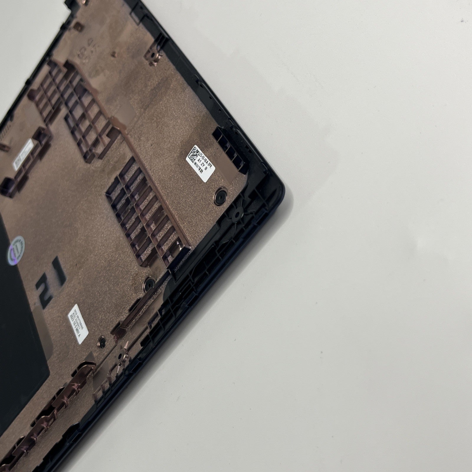 Lenovo IP Slim 3 Chrome 14M868 Bottom Cover 5CB1L30389 HQ2073136V000 Grade B