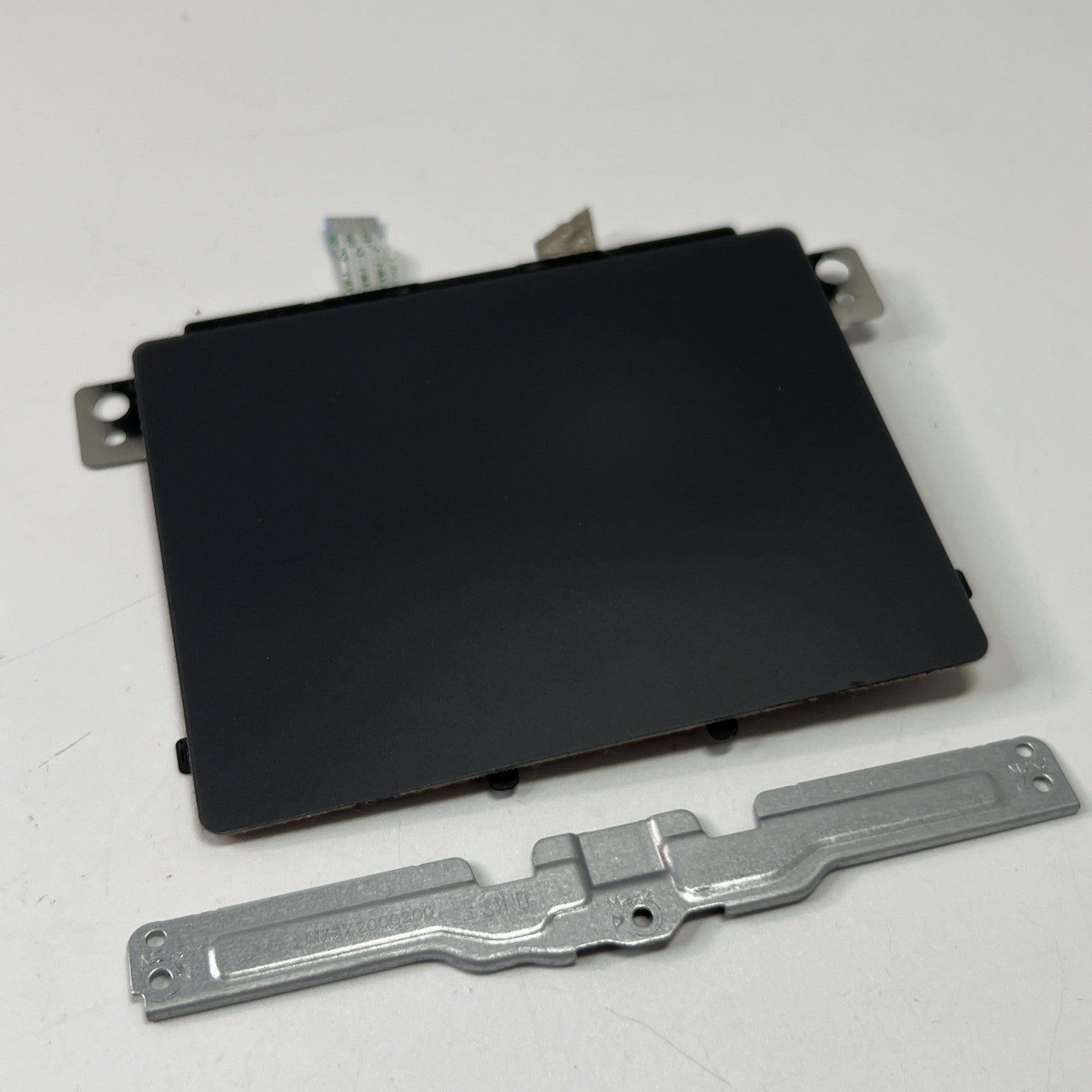 Genuine Dell Inspiron 3505 Genuine Touchpad Trackpad + Cable + Screws 0C9G5M