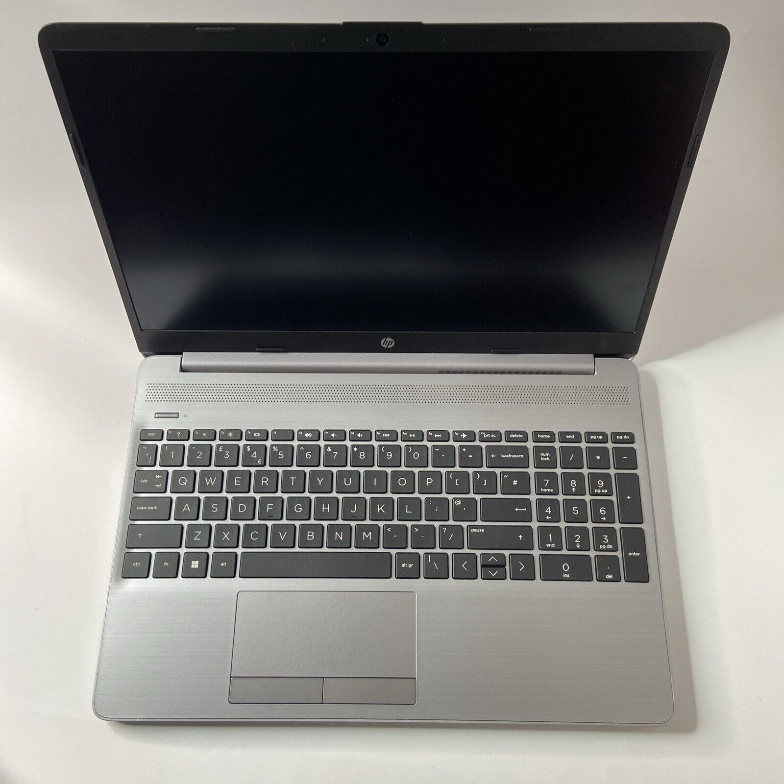 HP 255 G9 Laptop - AMD Ryzen 7-5825U, 16GB RAM, 256GB SSD, Windows 11 Grade A