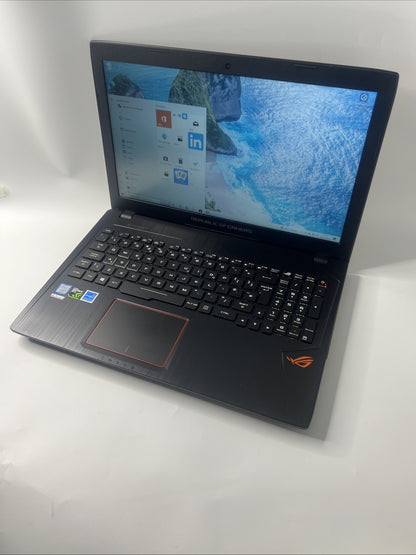 ASUS ROG Strix GL553VD 15.6” Intel Core i7-7700HQ 8GB RAM 128GB SSD GTX 1050