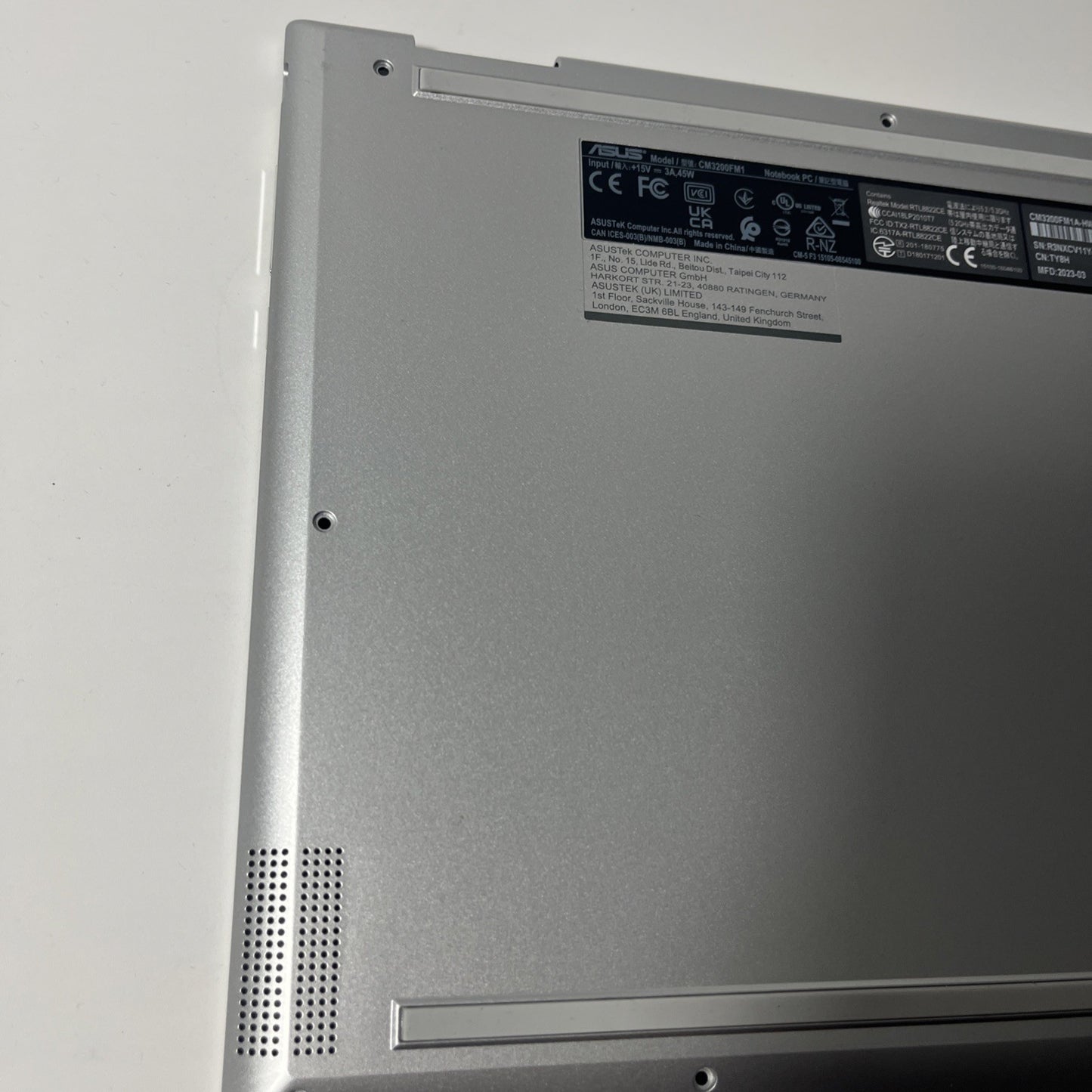 Genuine Silver Asus Chromebook Flip CM3200FM1 Base Cover Bottom Case 13N1-DKA021