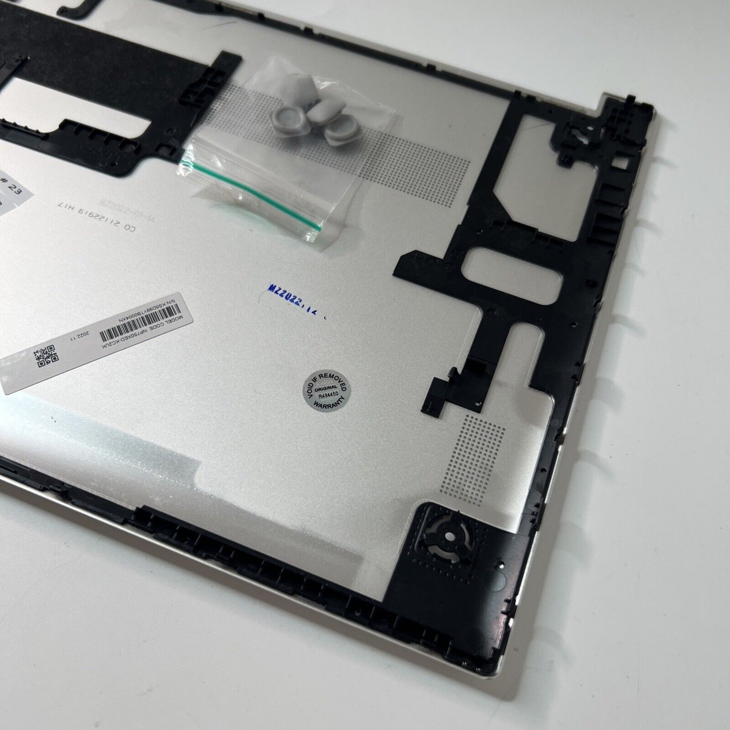 Samsung Galaxy Book NP750XED Bottom Base Case Cover Silver HQ20733111800