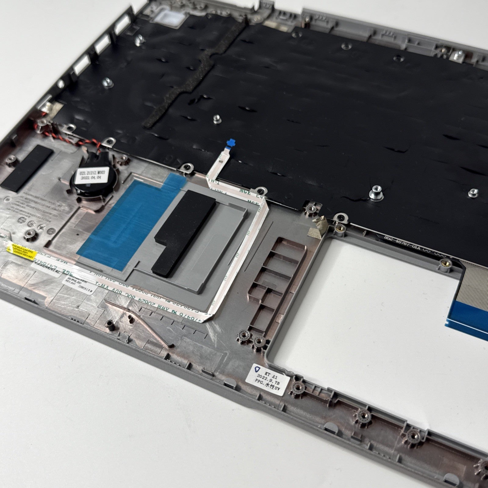 Dell Latitude 5530 Genuine Palmrest Assembly, UK Keyboard 0RRN8D Silver