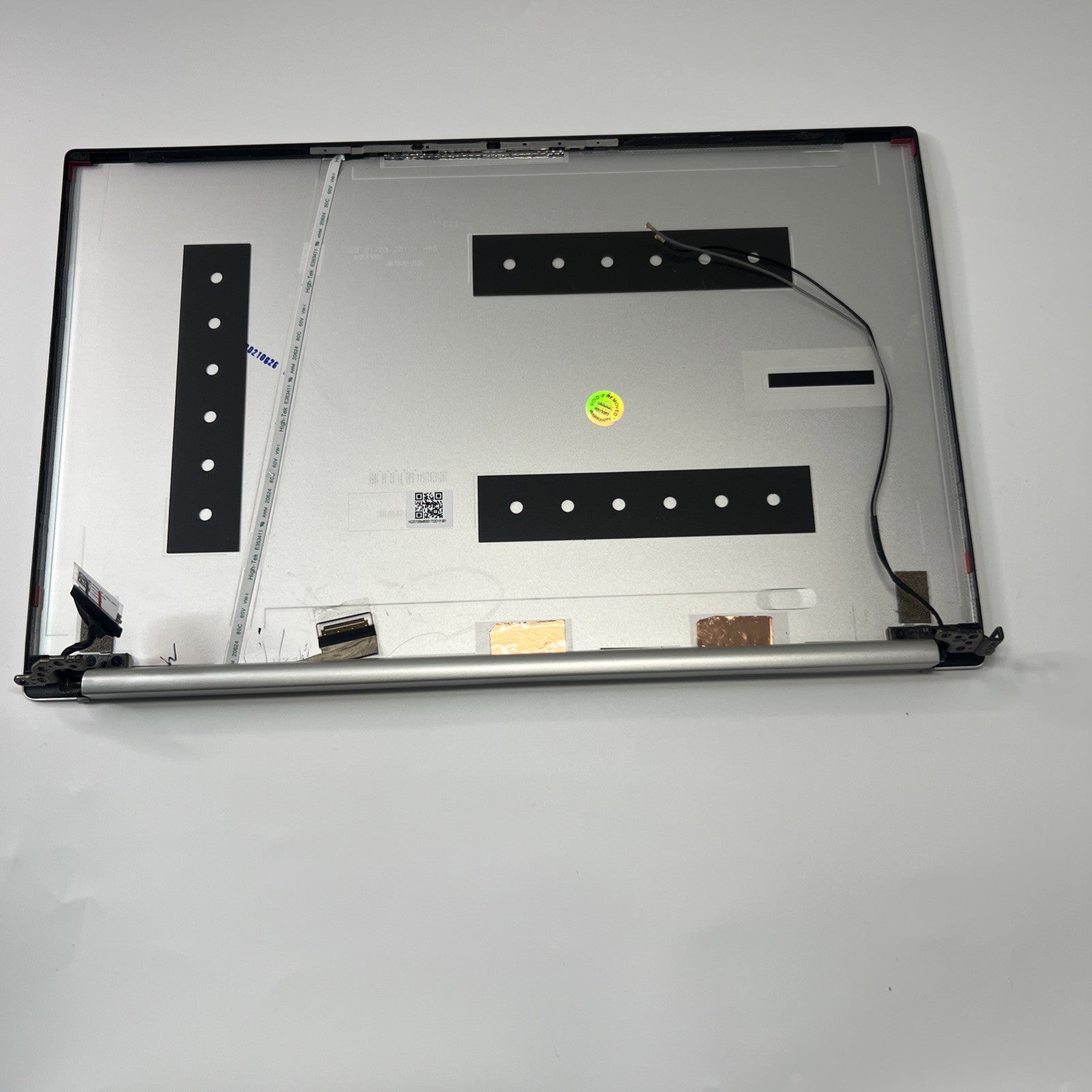 Samsung Galaxy NP750XDA Top Rear Lid Cover Hinges Webcam Cable & Screen Cable