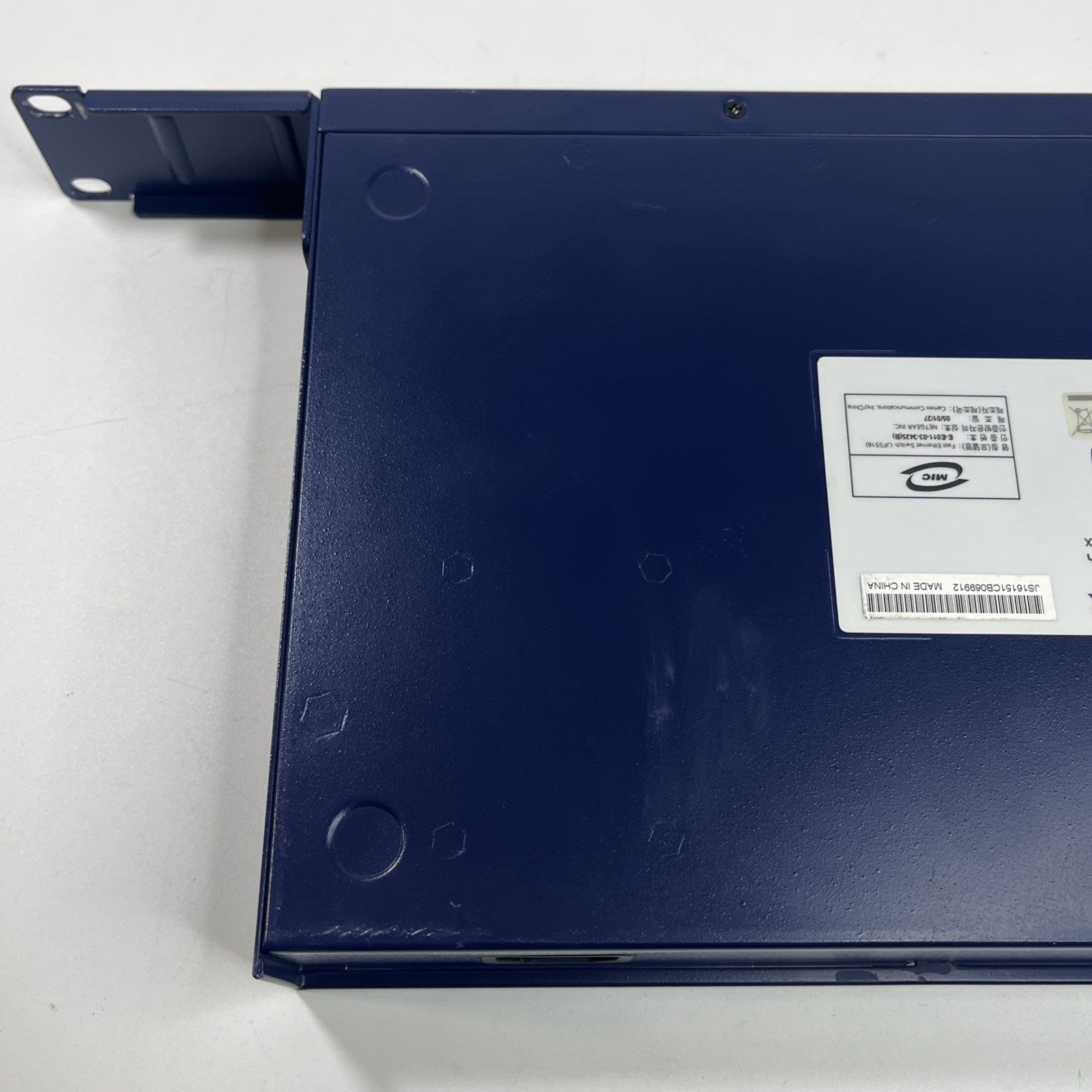 Netgear  JFS516 16 Ports 10/100 Mbps Fast Ethernet Switch.