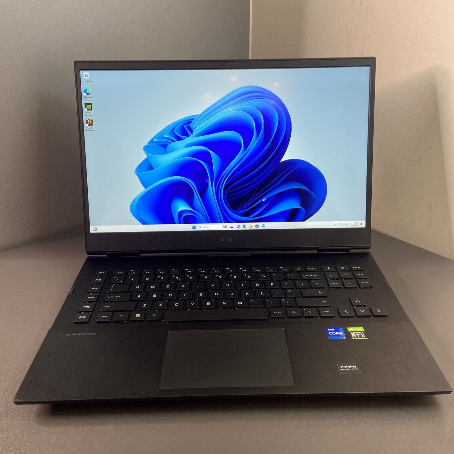 HP Omen 17-ck1502na Core i7-12700H 16GB 512GB SSd RTX 3060 17.3” Gaming Laptop