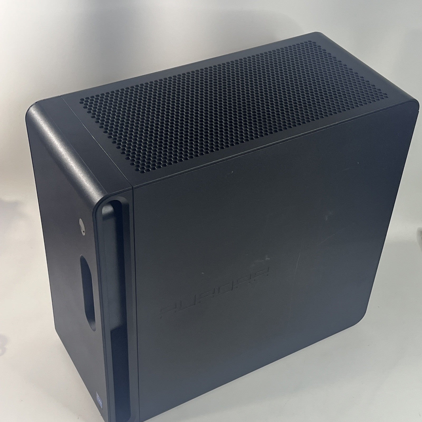 Alienware Aurora R16 PC  I7-14700F 16GB RAM RTX 4060 TI 2 TB NVME , Windows 11