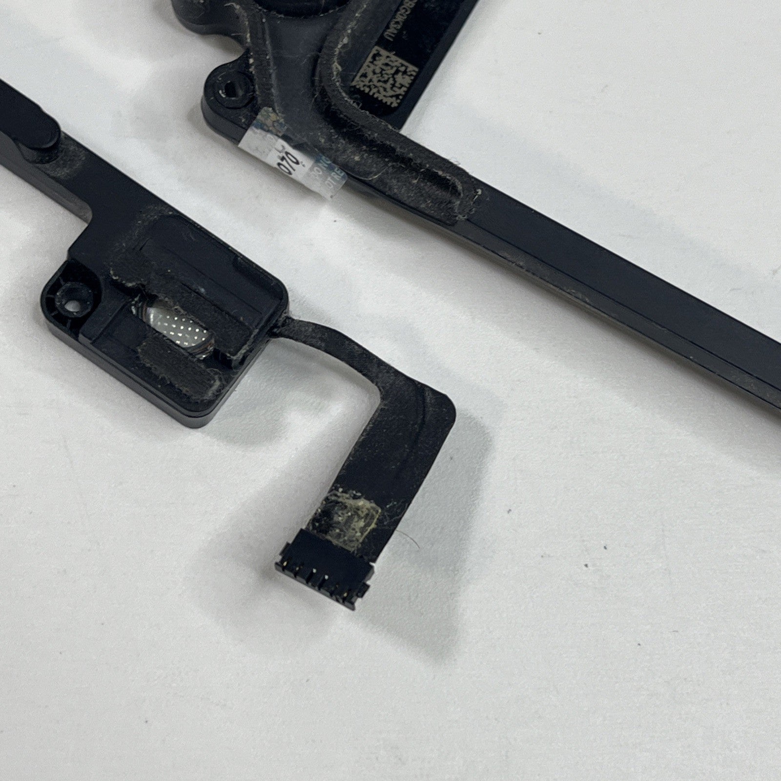 Genuine Apple Macbook Pro 13" A1502 2017 Speakers Pair Left and Right