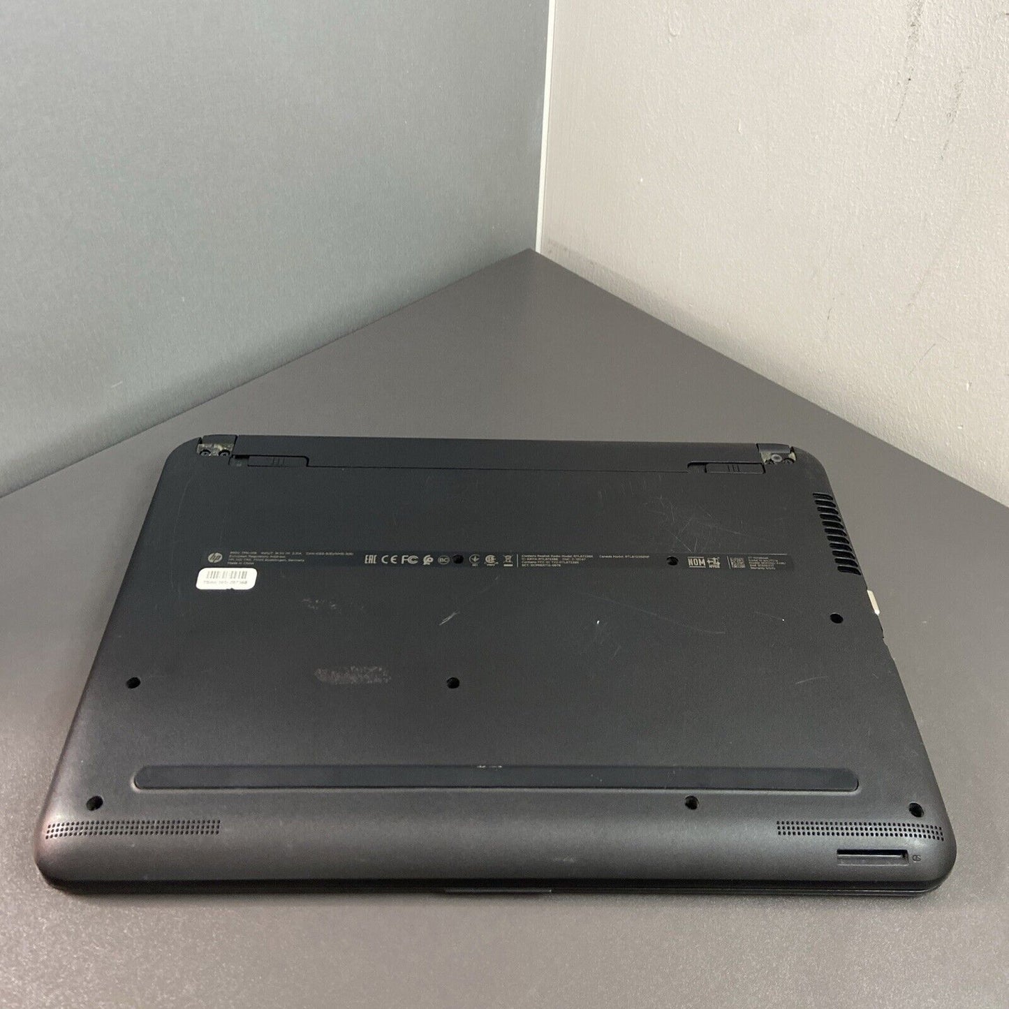 HP 14-am075na Core i3-6006U 8GB 128GB SSD 14 Inch Windows 10 Laptop
