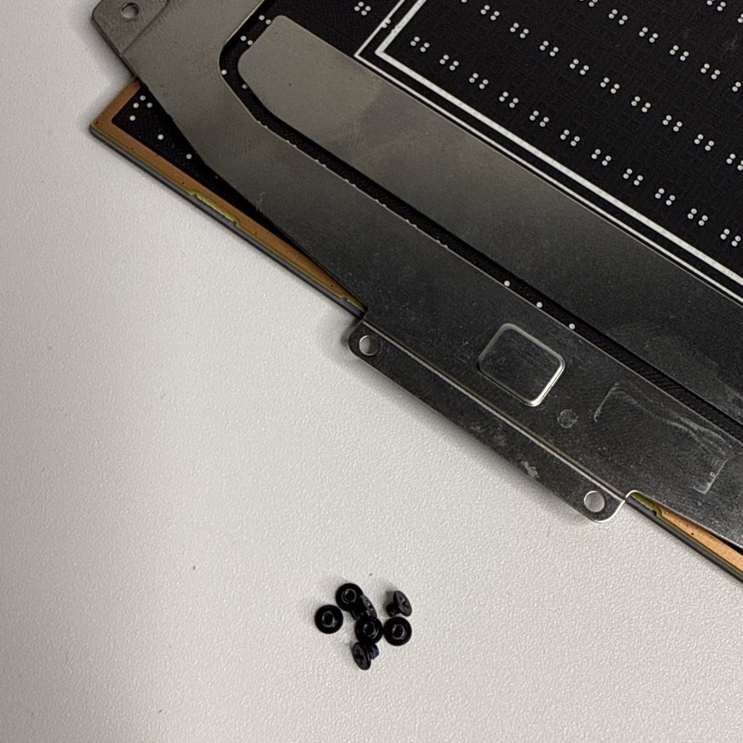 HP Zbook Firefly 14 G10 Touchpad Trackpad Mouse BDBG1Y7P2N039 + Screws