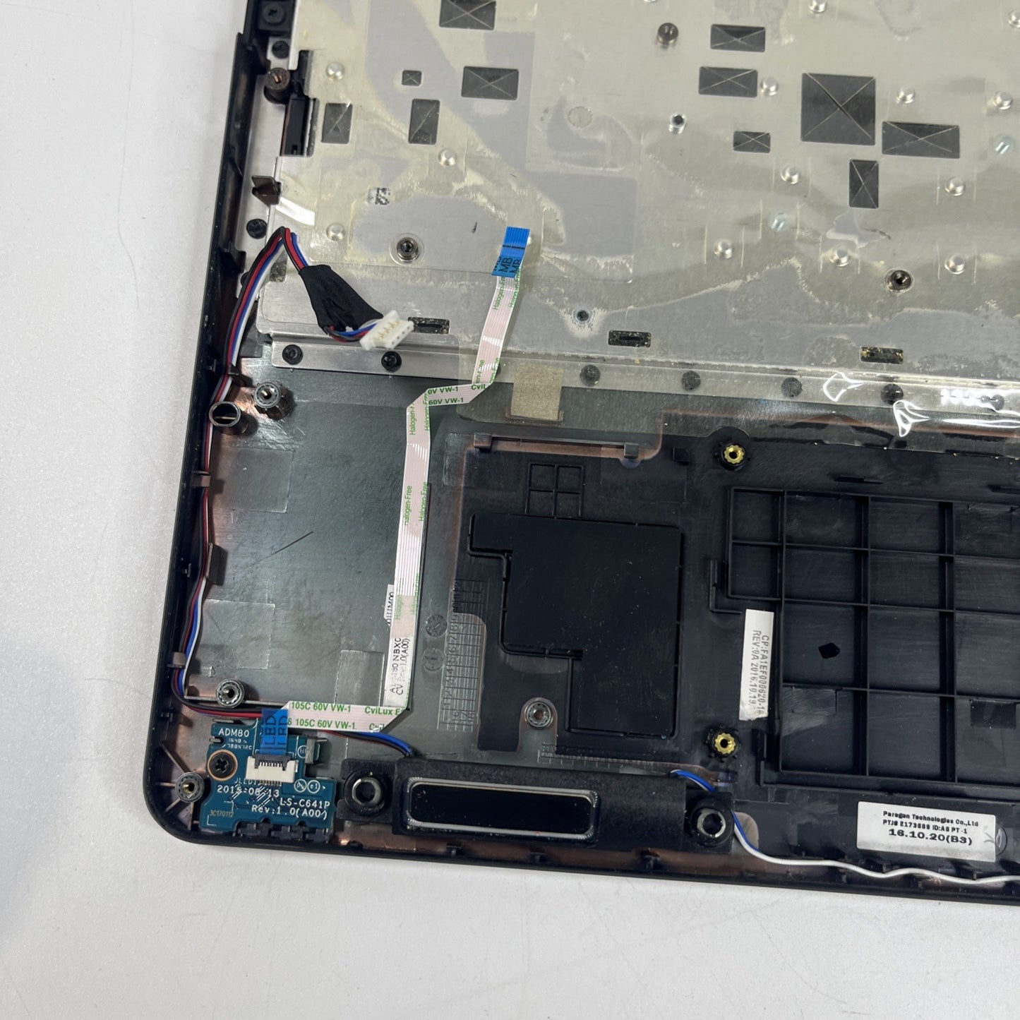 Genuine Black Dell Latitude E5570 Palmrest , Touchpad & Speakers. Missing Keys.