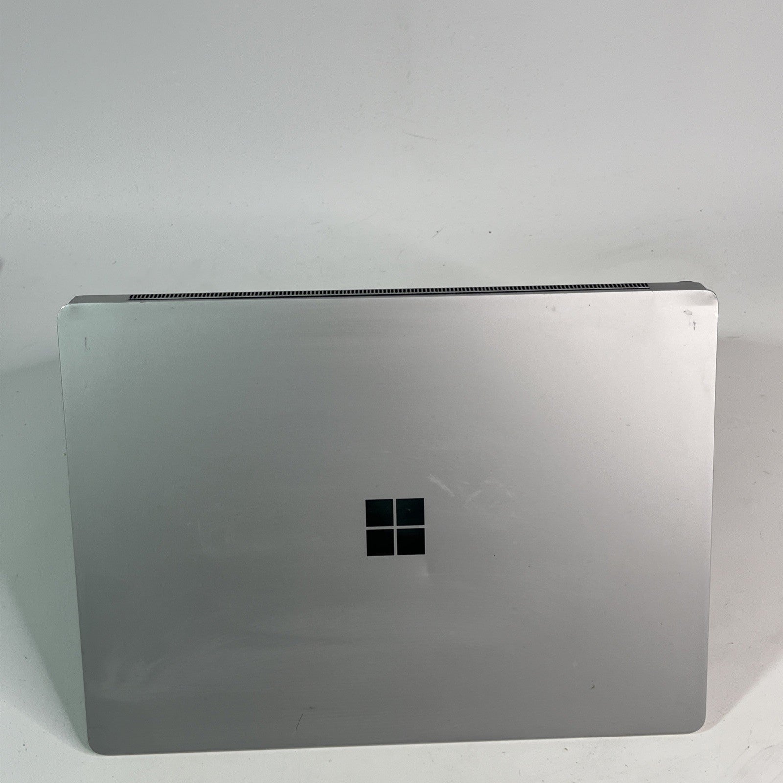 Microsoft Surface Laptop 2 – i5-8350U | 8GB RAM | 128GB SSD | 13.5” | Windows 11
