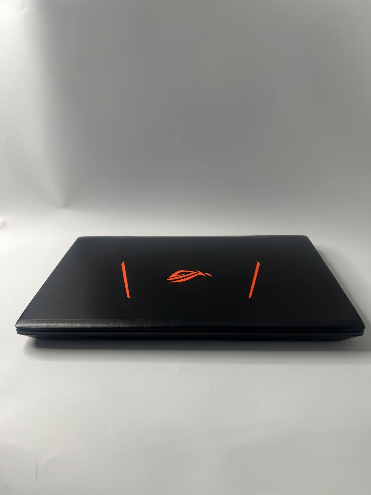 ASUS ROG Strix GL553VD 15.6” Intel Core i7-7700HQ 8GB RAM 128GB SSD GTX 1050