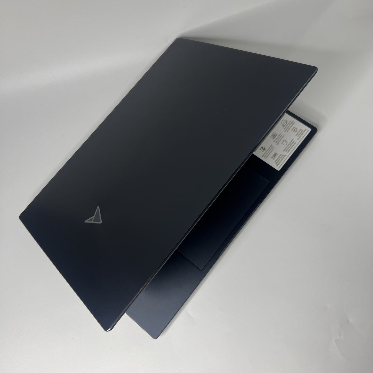ASUS Zenbook Pro 16 UX7602BZ OLED Intel Core i9-13905H RTX 4080 32GB RAM 1TB SSD