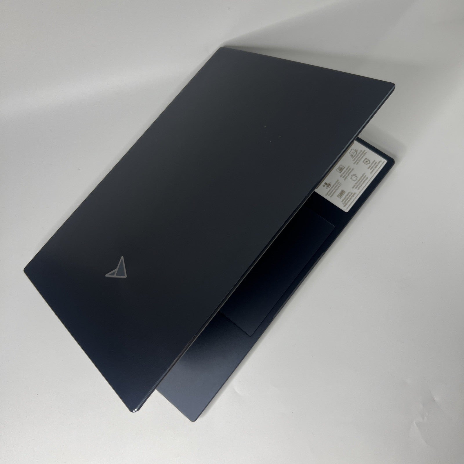 ASUS Zenbook Pro 16 UX7602BZ OLED Intel Core i9-13905H RTX 4080 32GB RAM 1TB SSD
