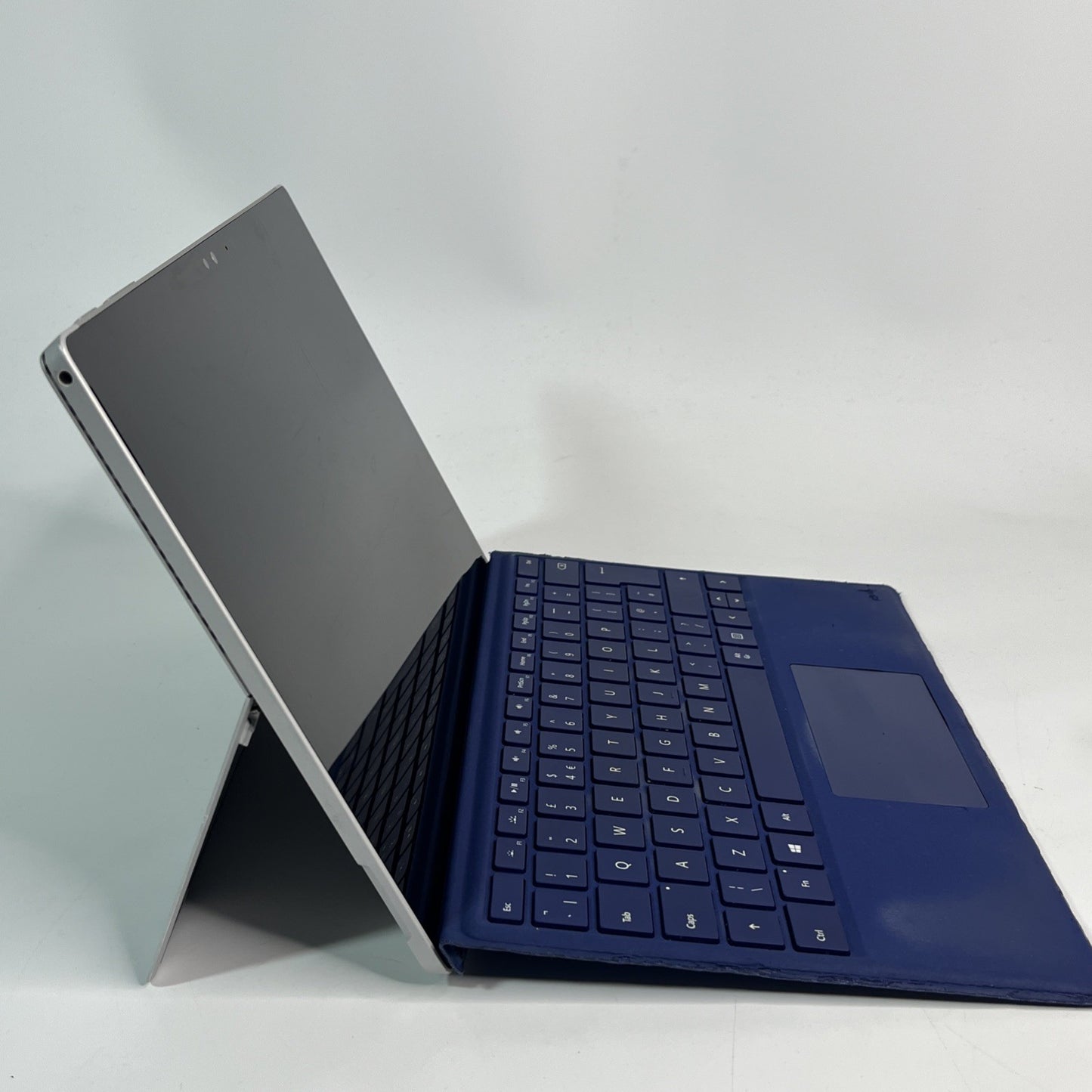 Microsoft Surface Pro 4 12.3” Intel i5-6300U  4GB RAM 128GB SSD & Keyboard