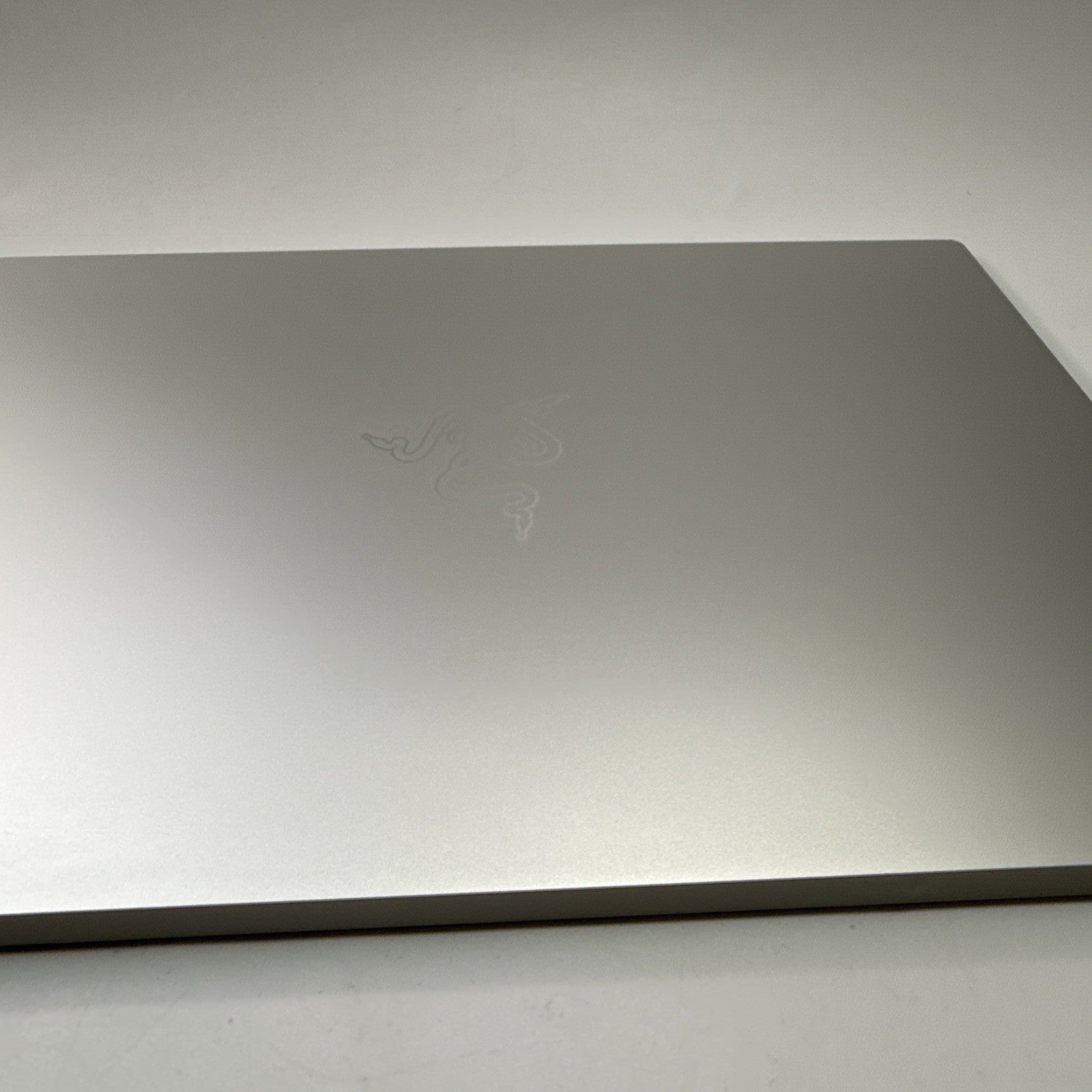 Razer Book 13 RZ09-0357 Top Lid Rear cover (No Screen cable) Silver 13141553