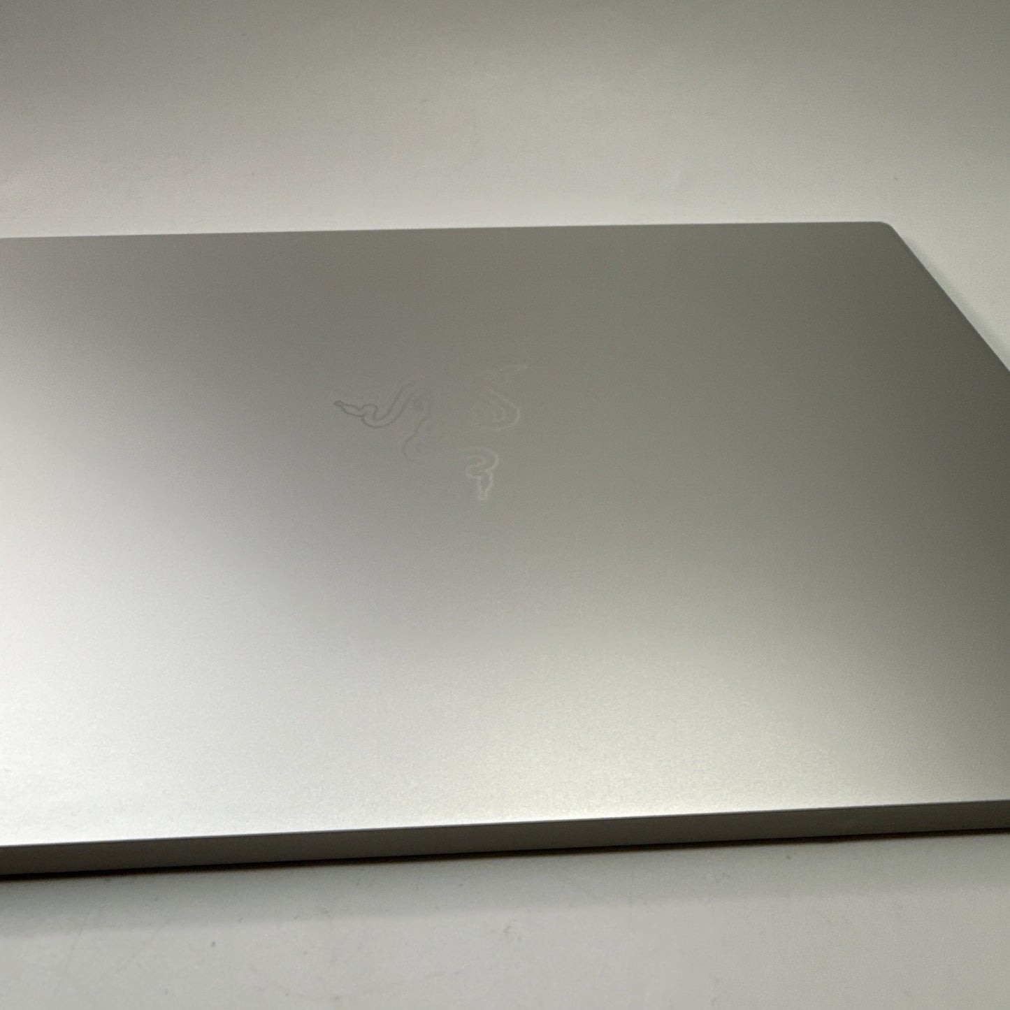 Razer Book 13 RZ09-0357 Top Lid Rear cover (No Screen cable) Silver 13141553