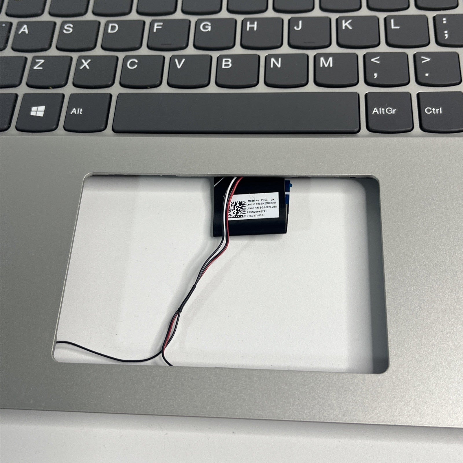 Genuine Silver Lenovo IdeaPad 330S-15IKB  Palmrest Keyboard And Speakers