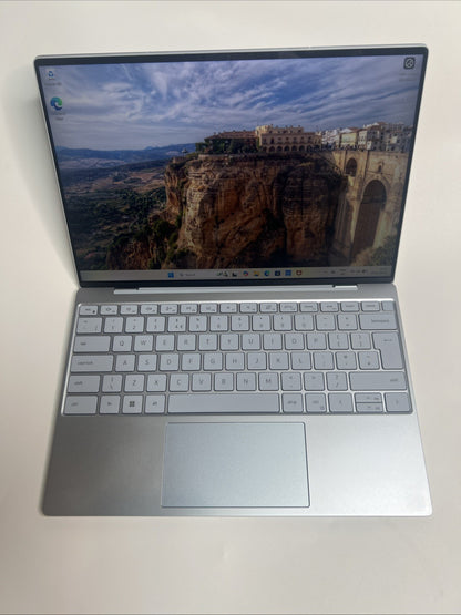 Dell XPS 9315 Core i7-1250U 16GB 512GB SSD Touchscreen Ultrabook Laptop Win 11