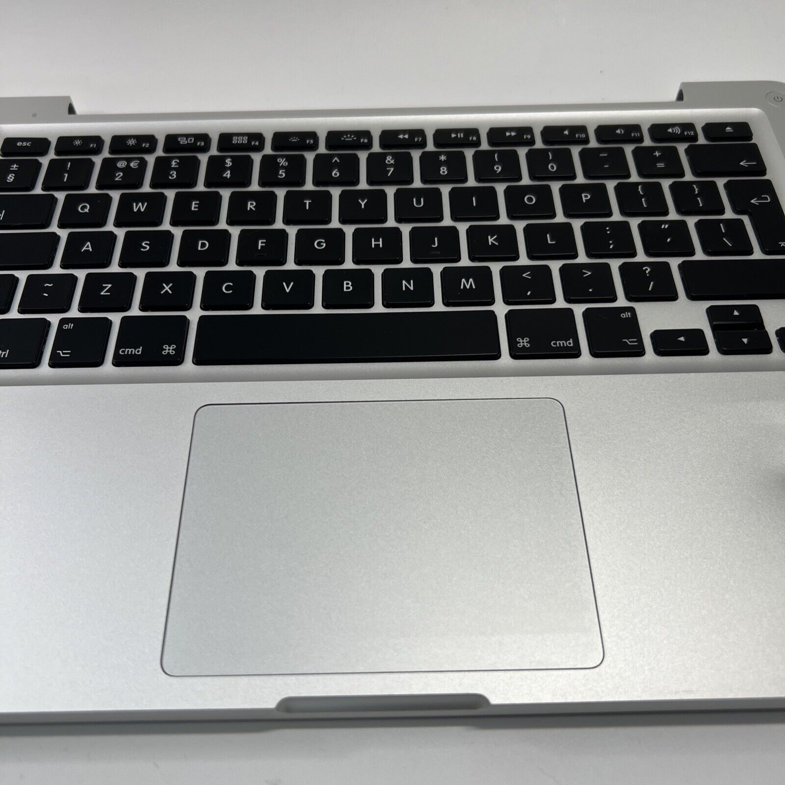 APPLE MACBOOK PRO A1278 13” MID 2012 Palmrest (Dent) UK Keyboard Touchpad Cables